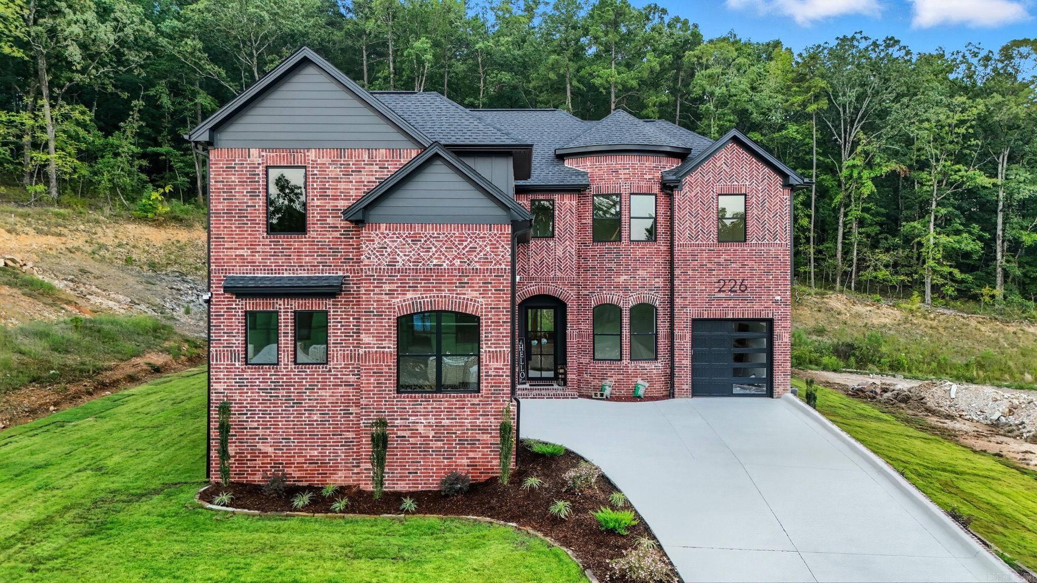 CHENAL VALLEY ABINGTON COURT - Residential
