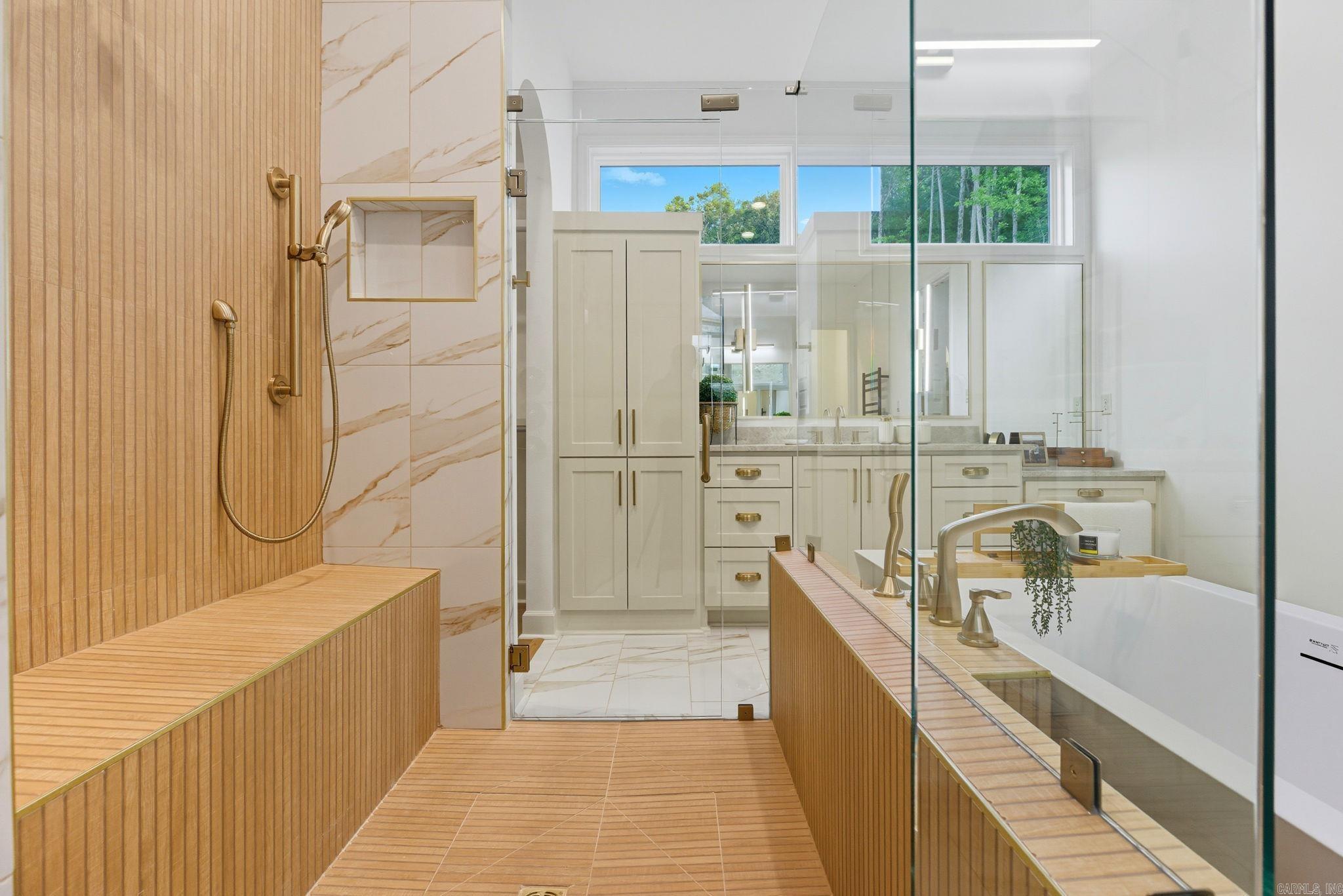 CHENAL VALLEY ABINGTON COURT - Residential