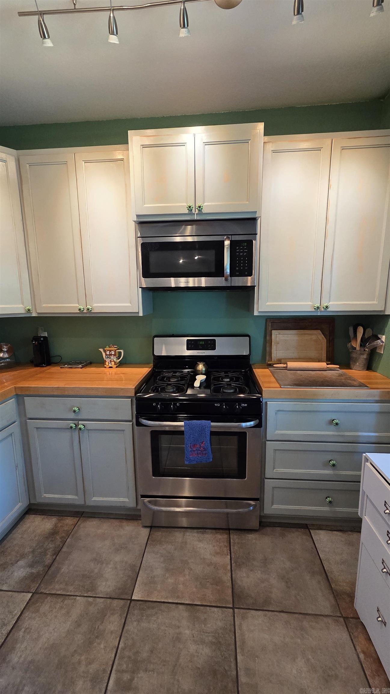 Watersedge Estates - Residential