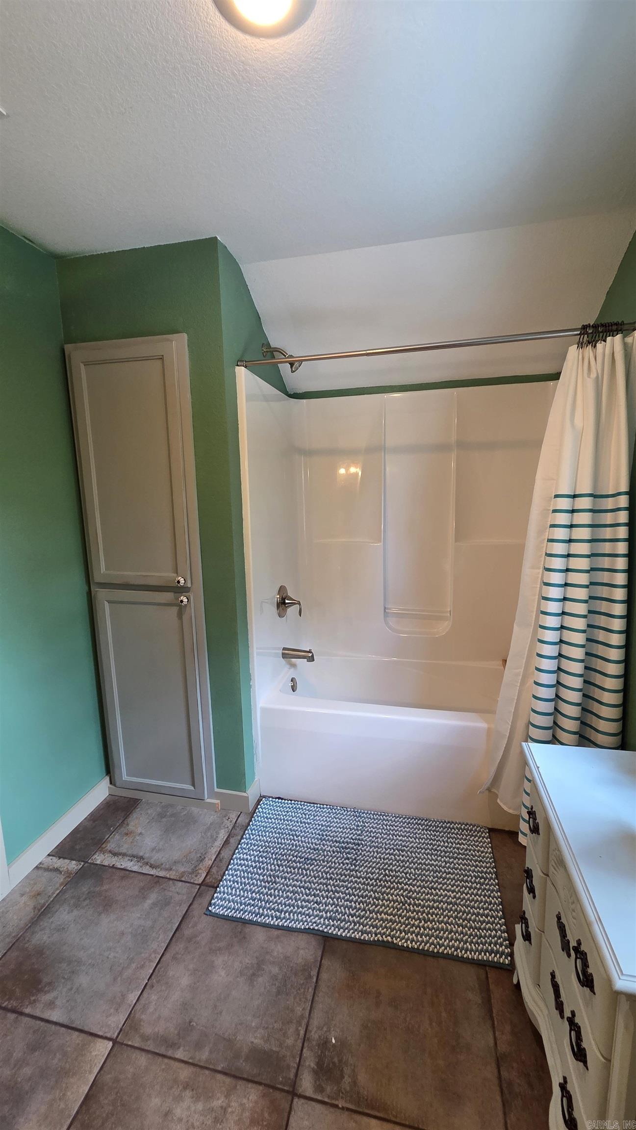 Watersedge Estates - Residential