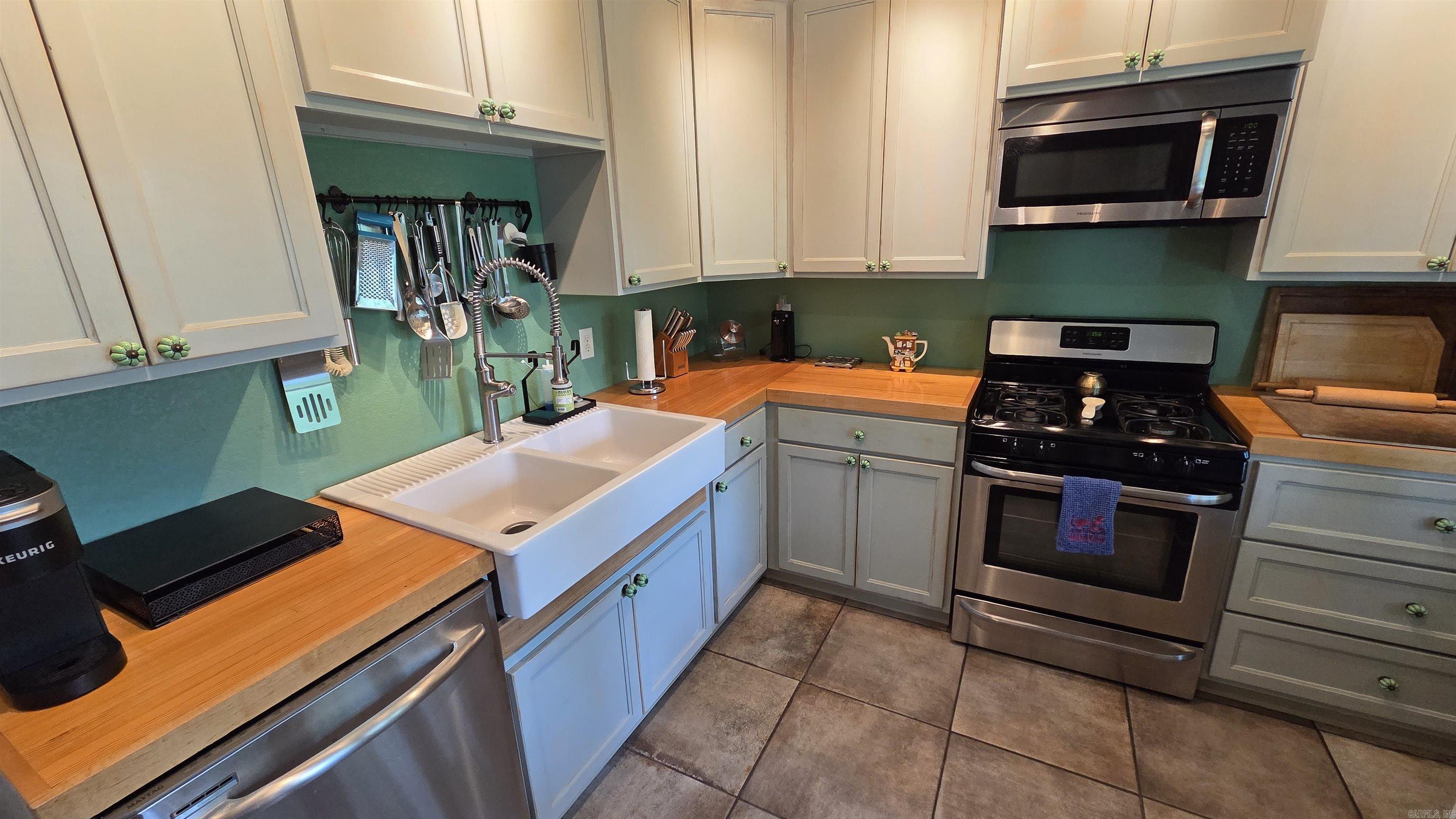 Watersedge Estates - Residential