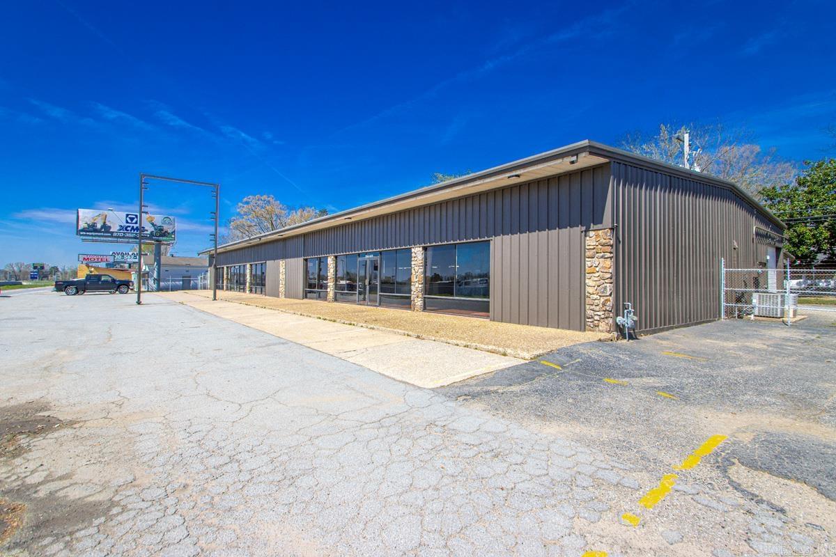 Troutt - Commercial Sale