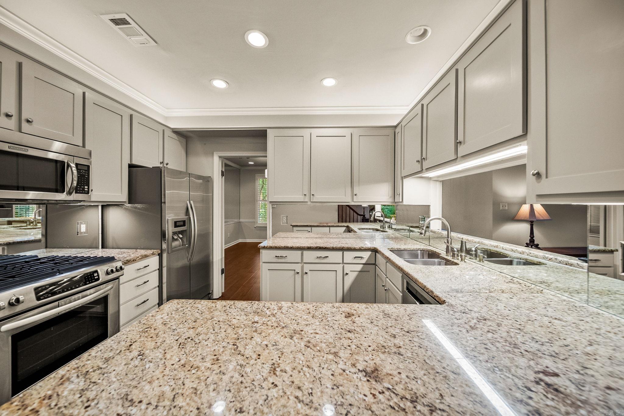 Sheraton Court Townhomes - Residential