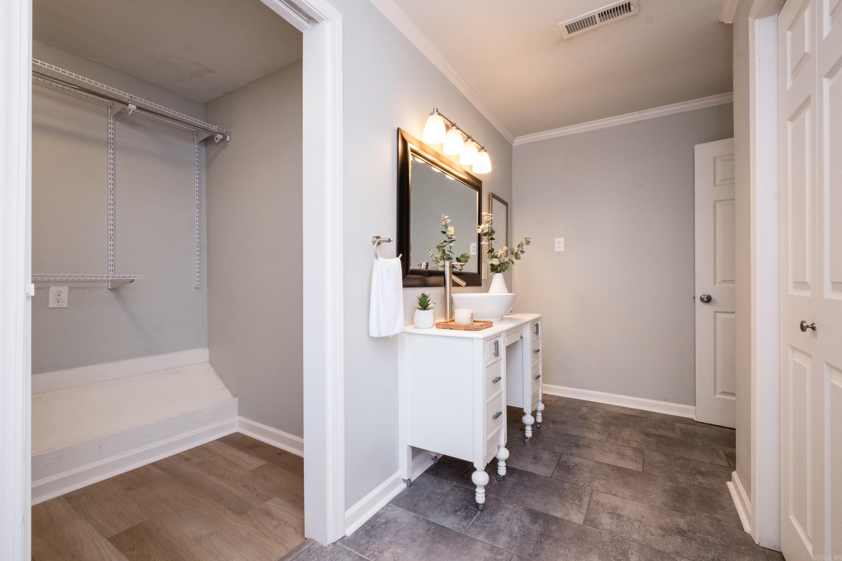 LINCOLN PARK - Residential