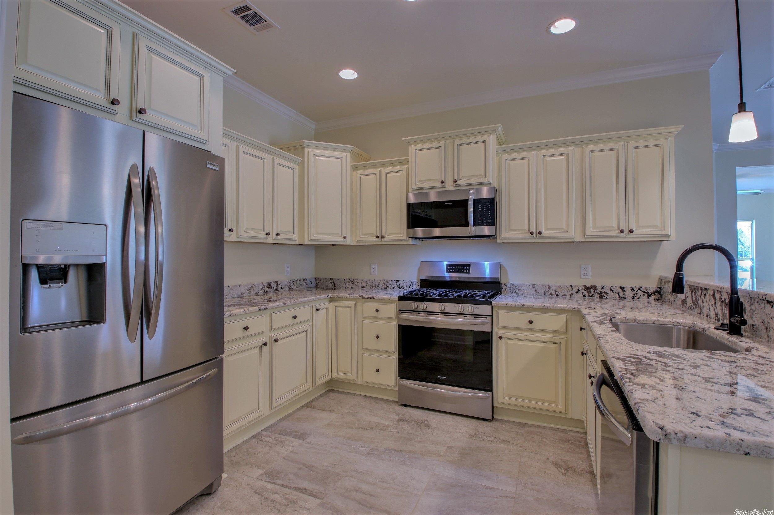 MOUNTAIN TERRACE ESTATES TOWNHOM - Residential