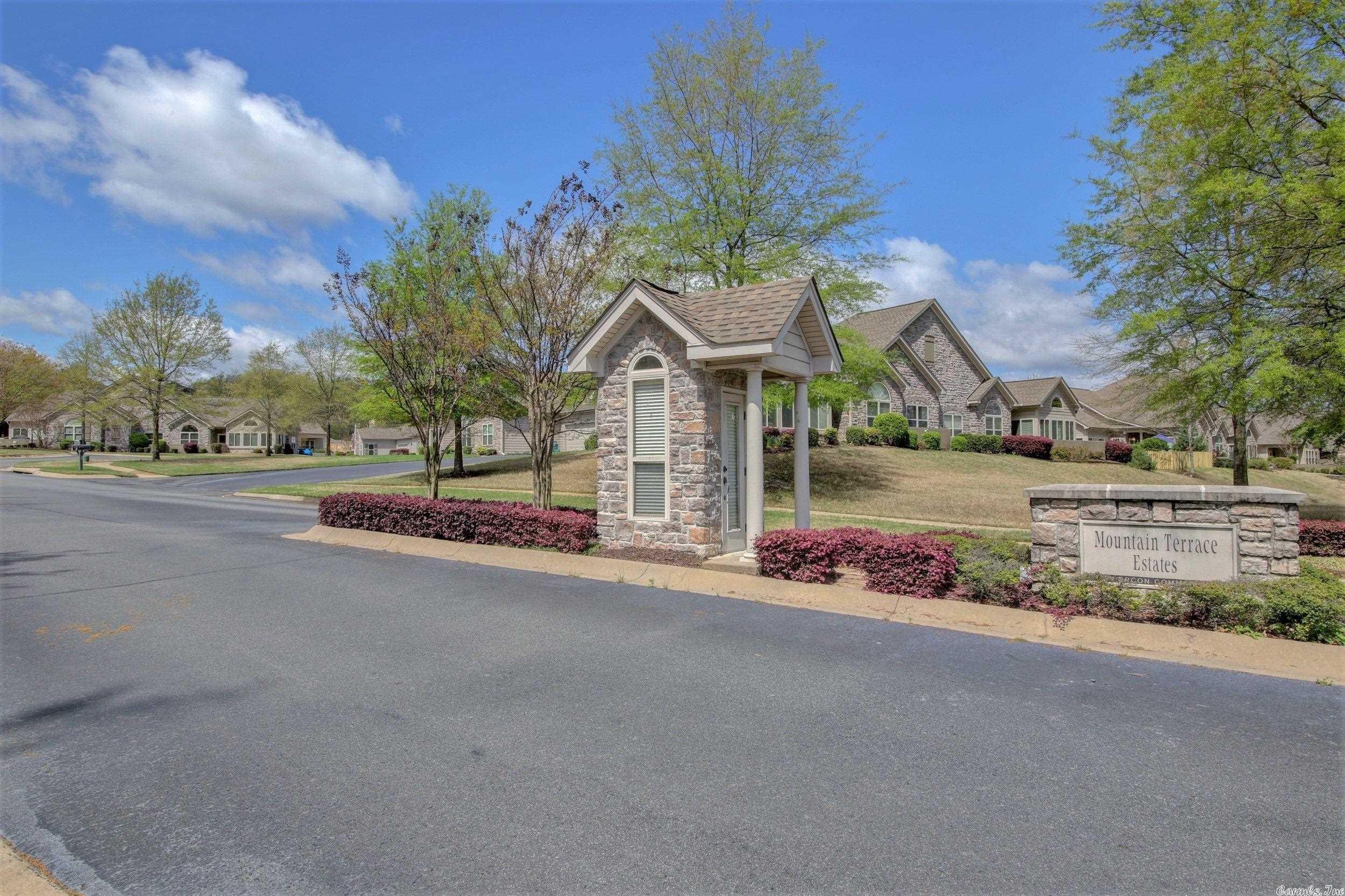 MOUNTAIN TERRACE ESTATES TOWNHOM - Residential