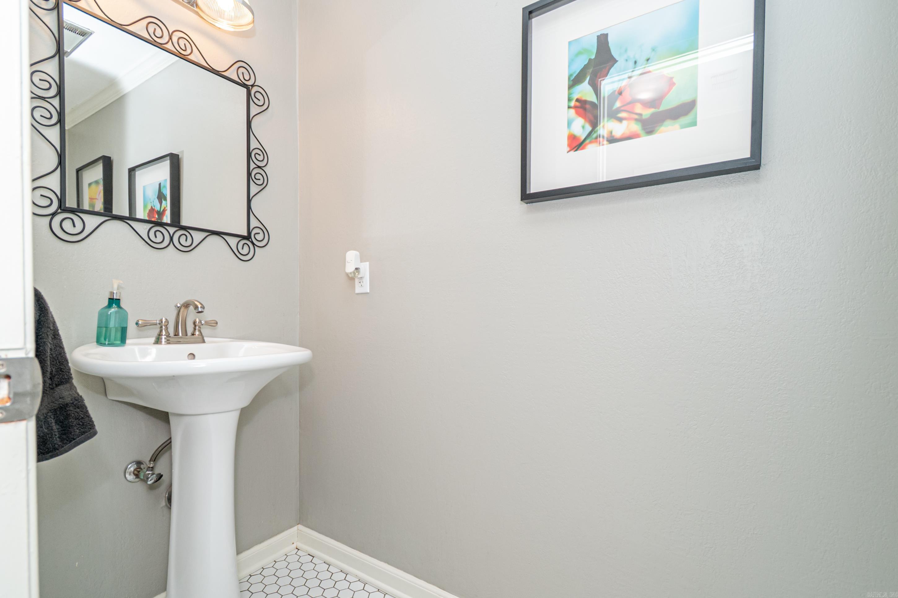 THOMPSON HEIGHTS 5TH - Residential