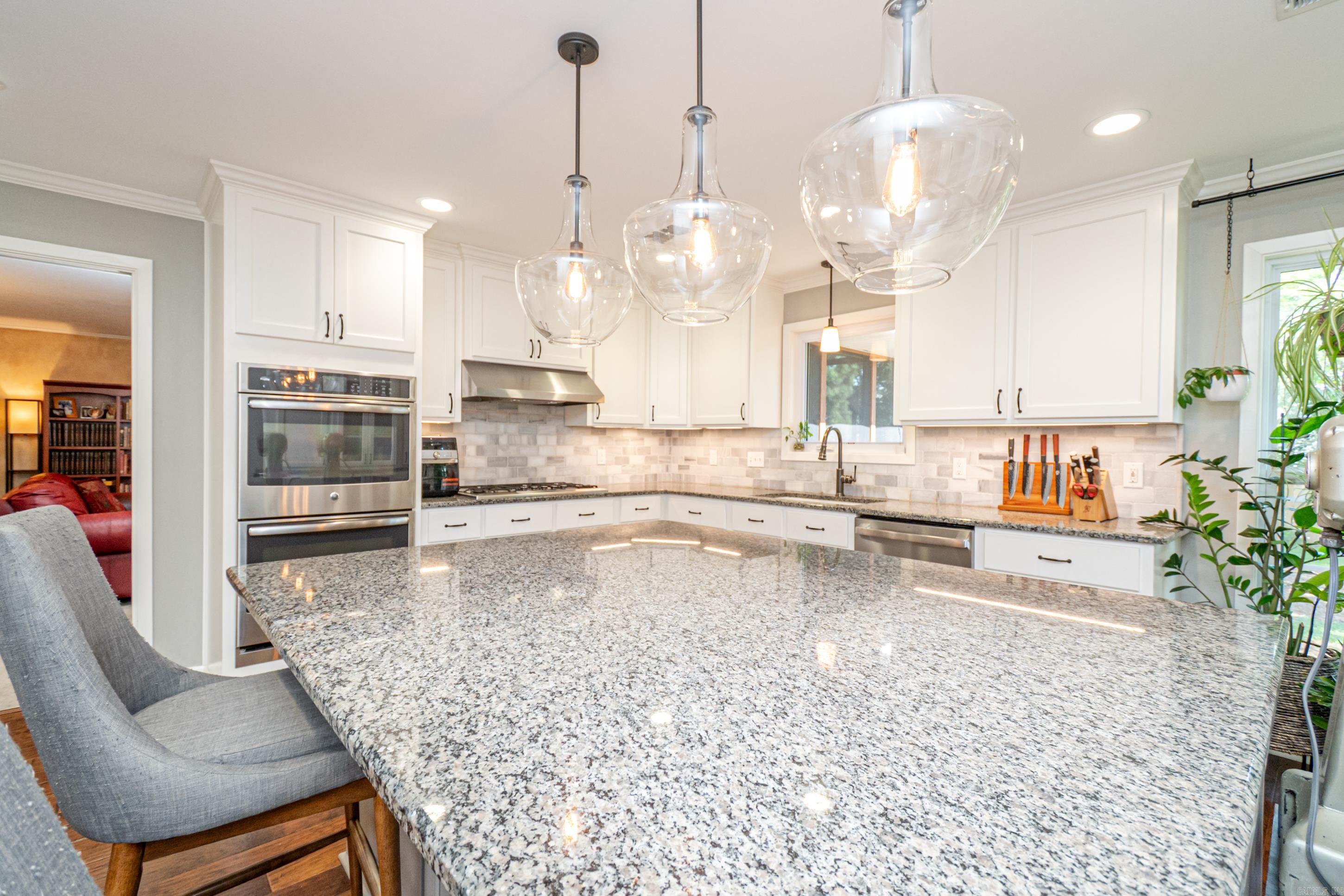 THOMPSON HEIGHTS 5TH - Residential