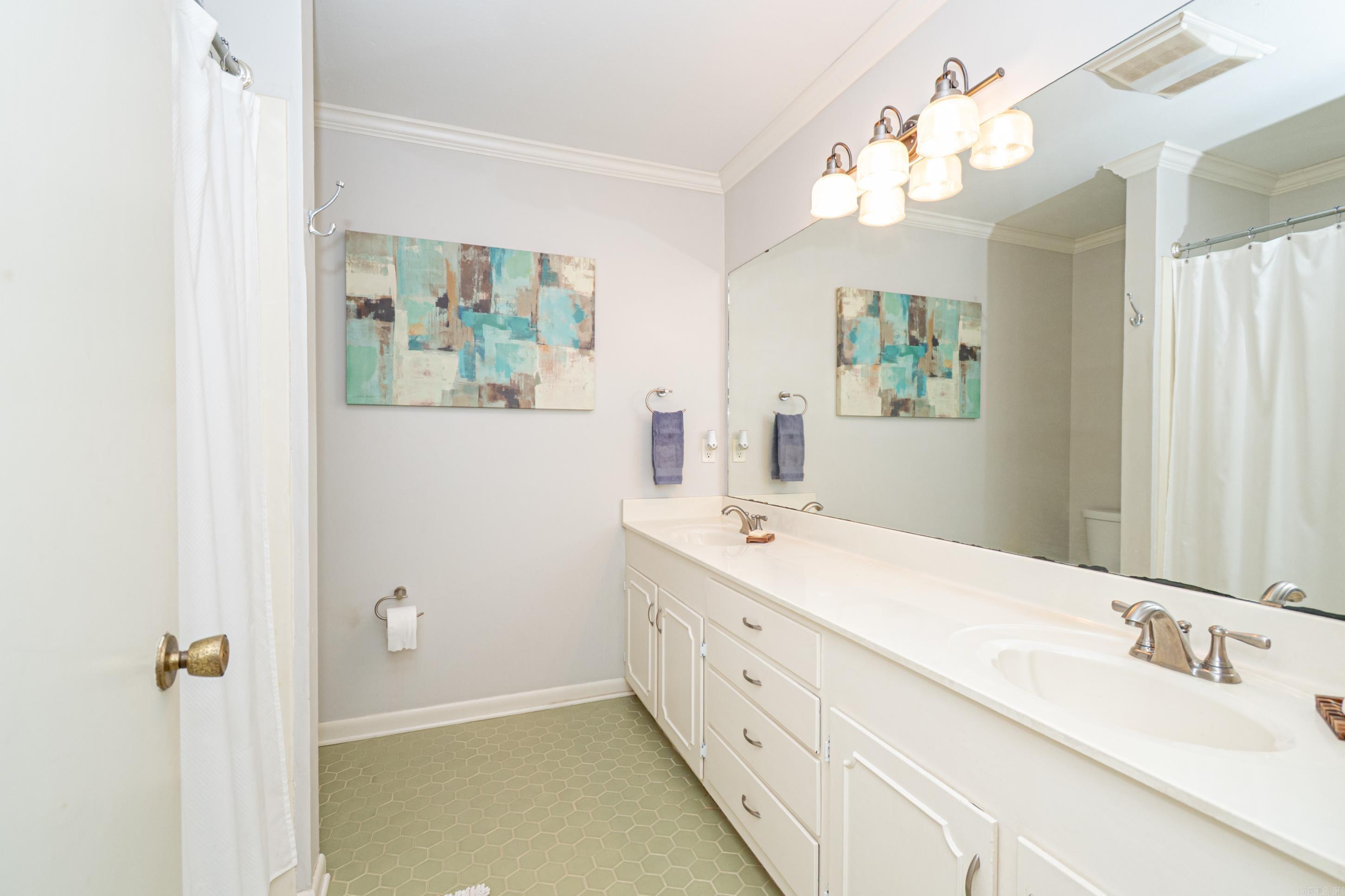 THOMPSON HEIGHTS 5TH - Residential