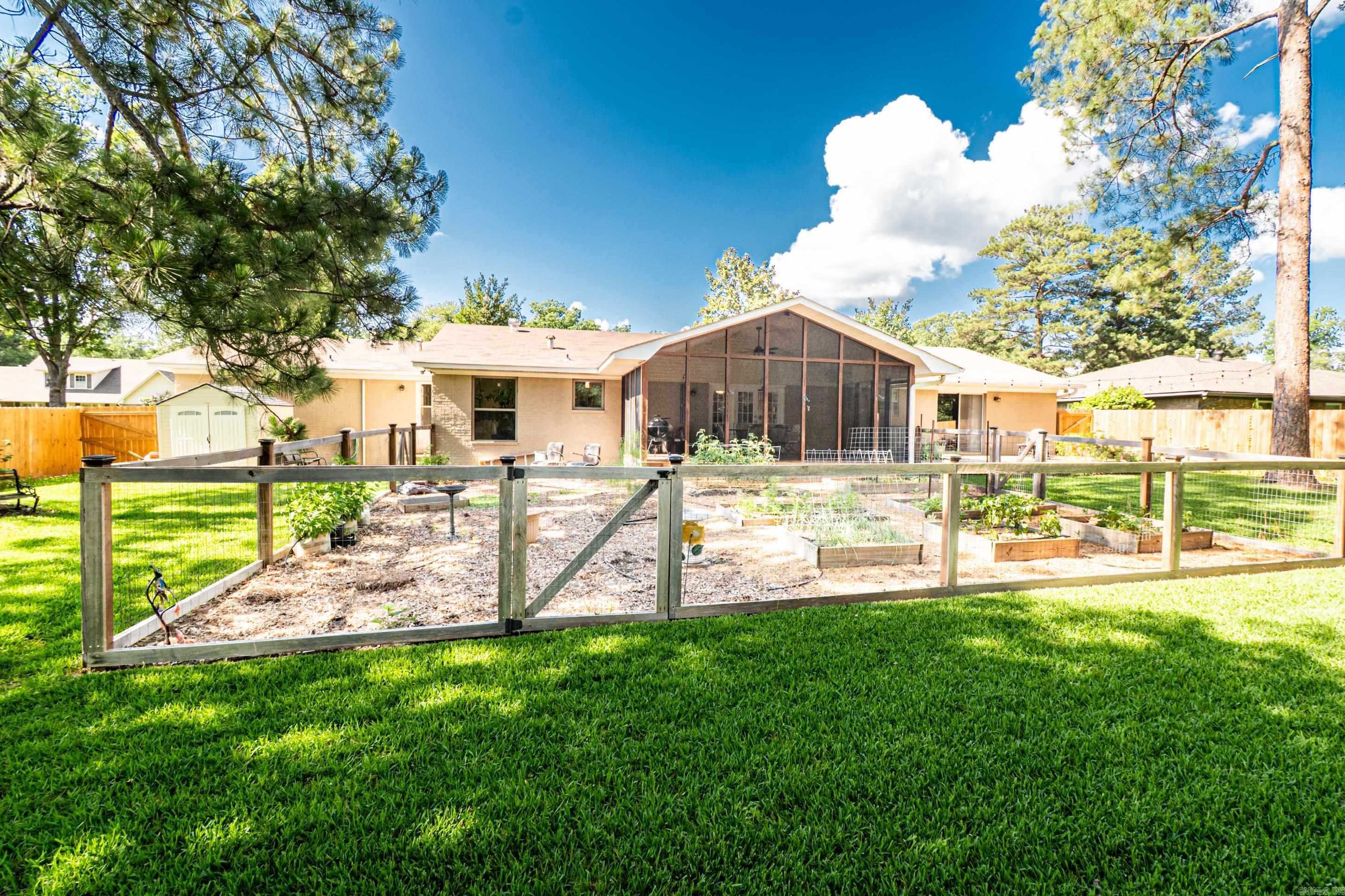 THOMPSON HEIGHTS 5TH - Residential