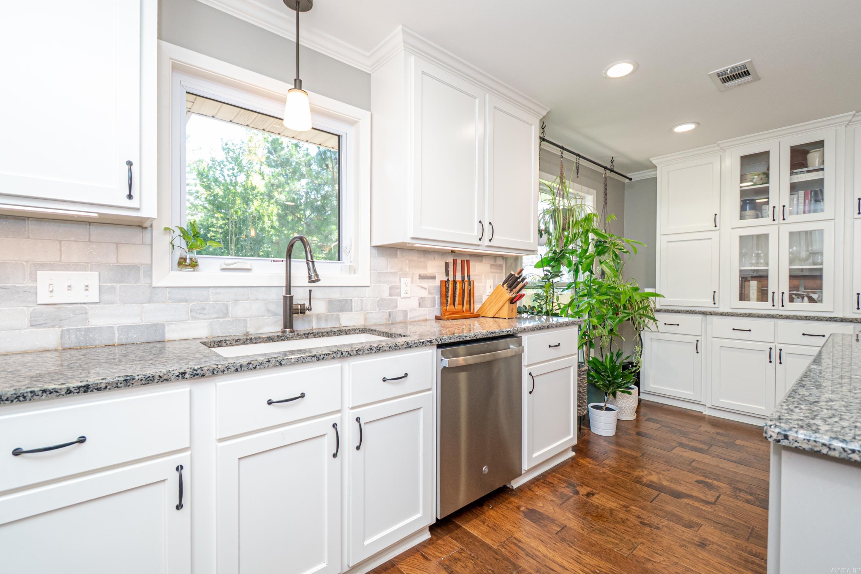THOMPSON HEIGHTS 5TH - Residential