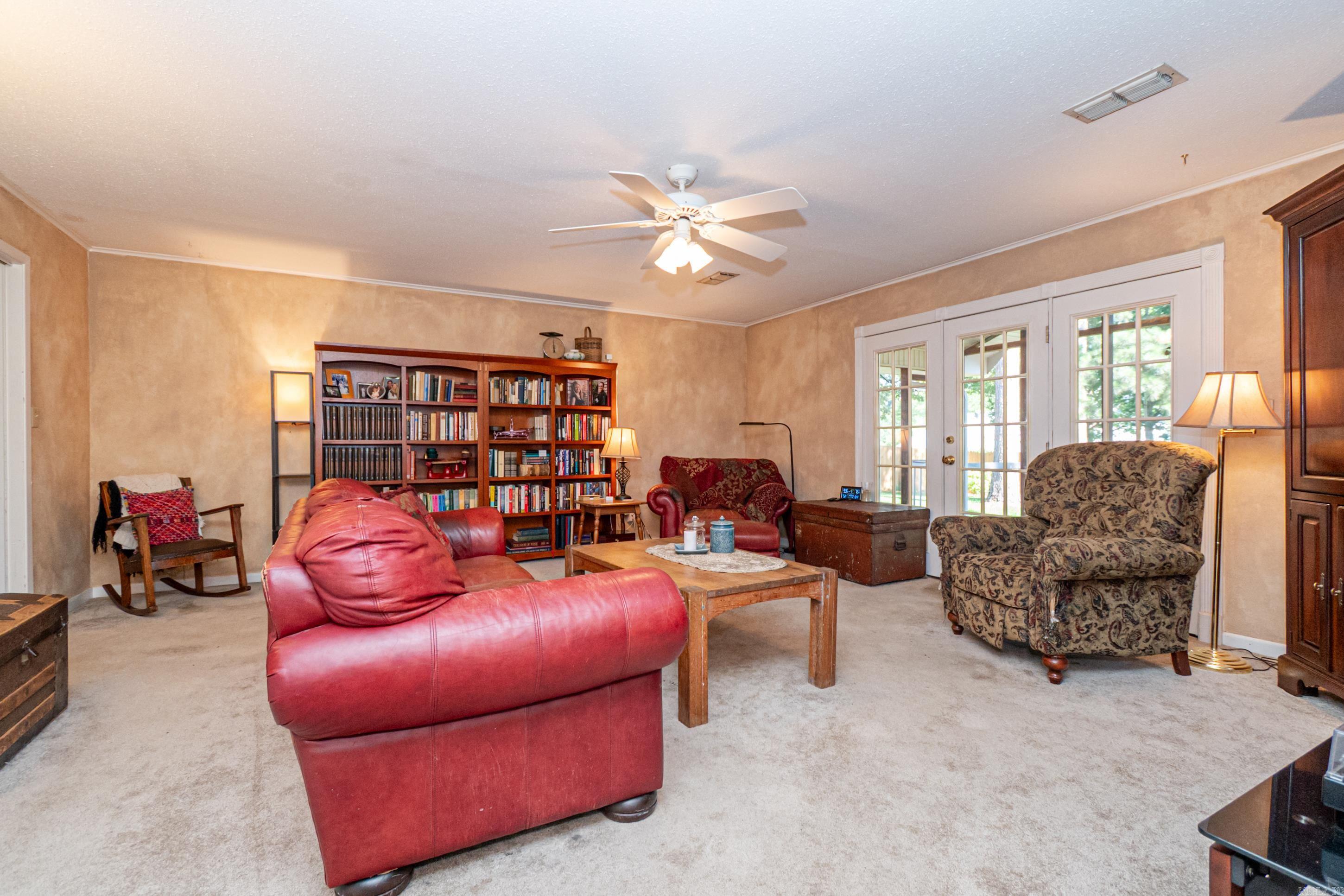 THOMPSON HEIGHTS 5TH - Residential