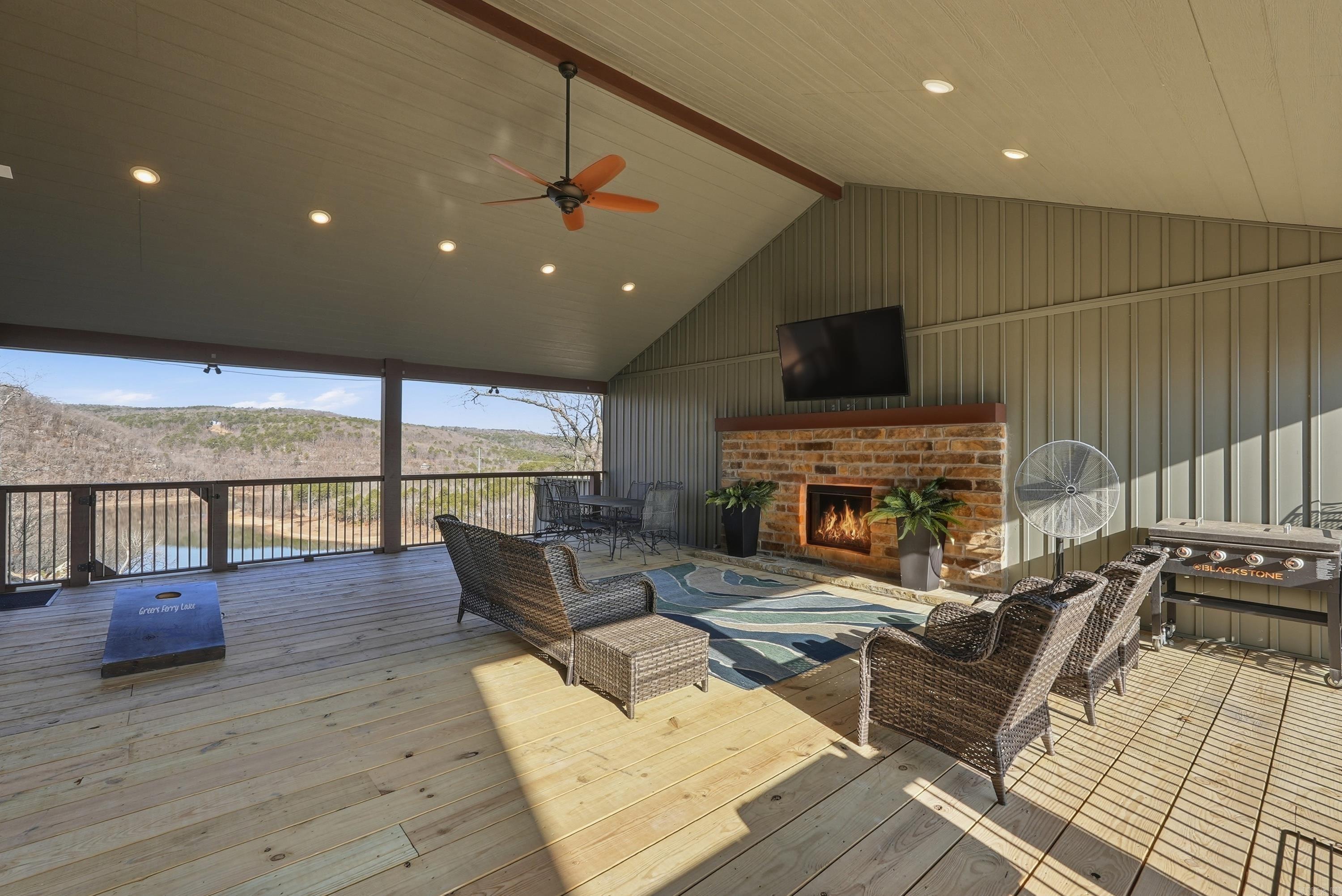 Watersedge Estates - Residential