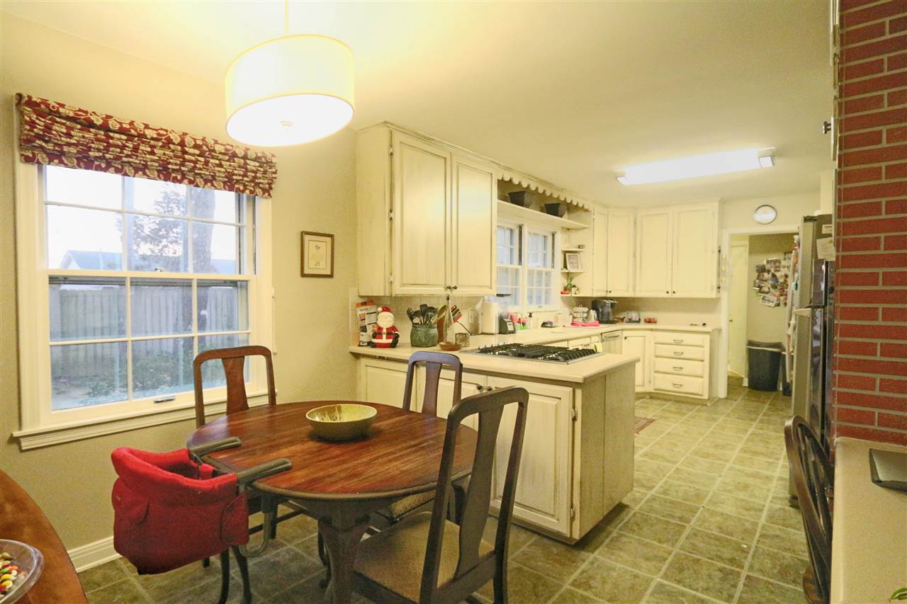 KINGWOOD PLACE - Residential