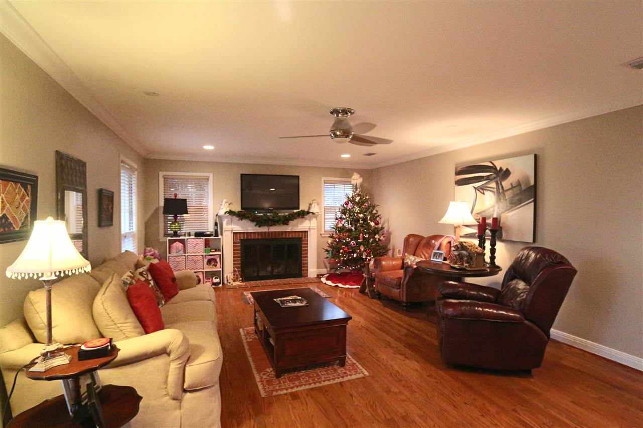 KINGWOOD PLACE - Residential