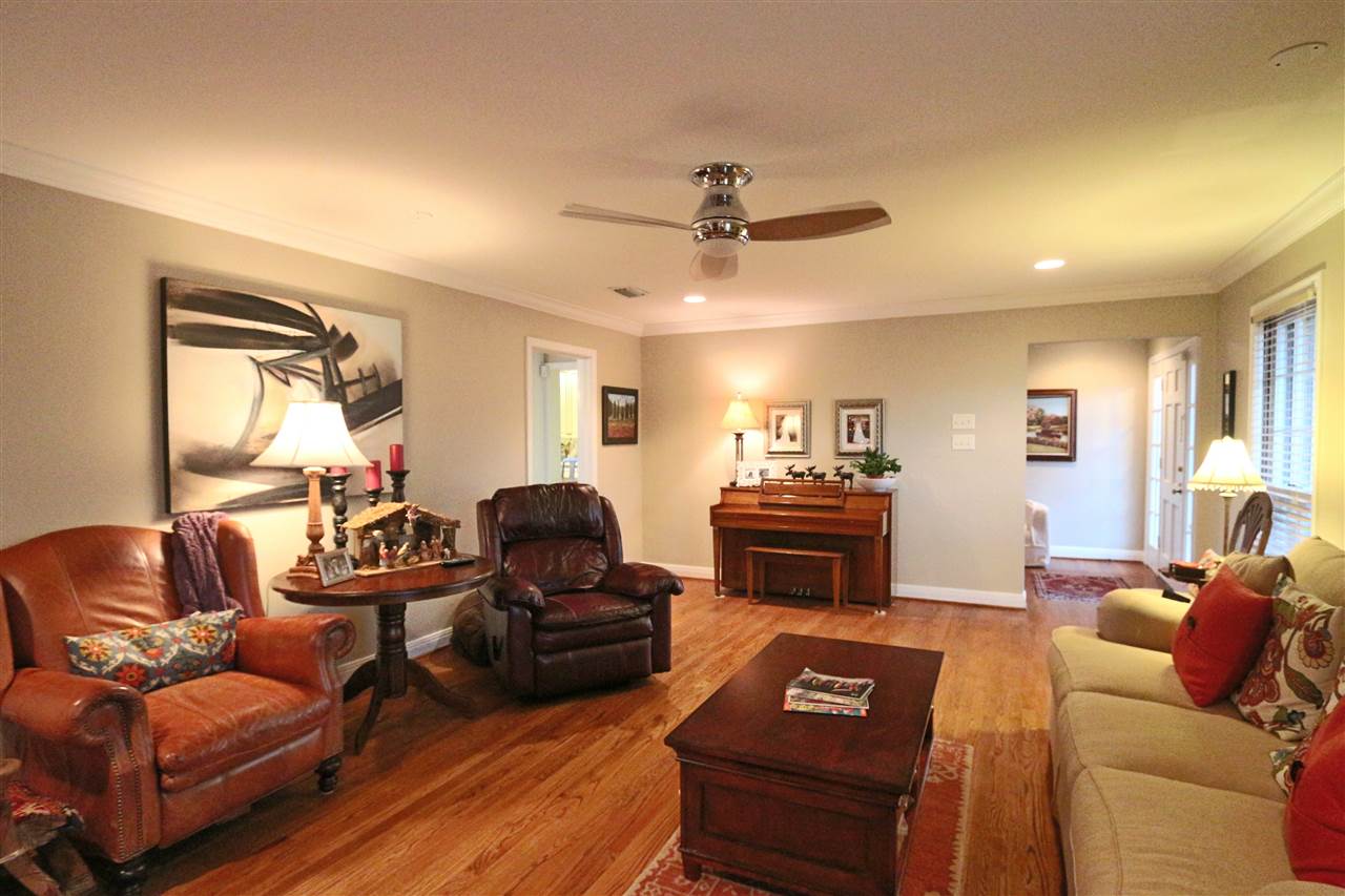 KINGWOOD PLACE - Residential