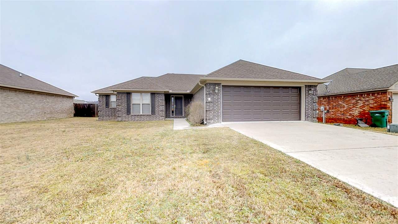 Freshly painted and move-in ready! Features include granite countertops, gas log fireplace, and jet tub in master. You'll also love the spacious breakfast room and built-ins in the living room. Call to see it now!