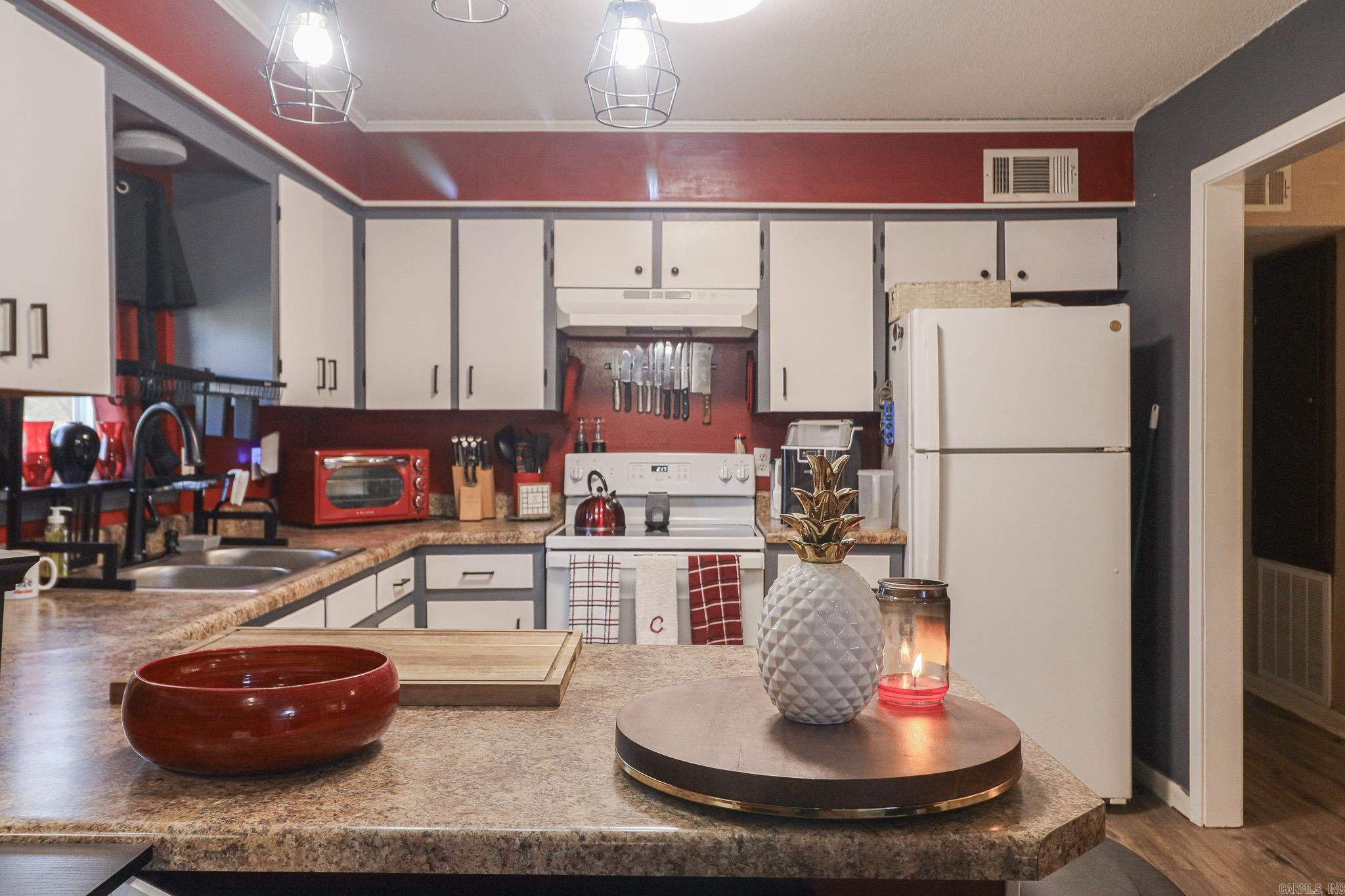 WYATT - Residential