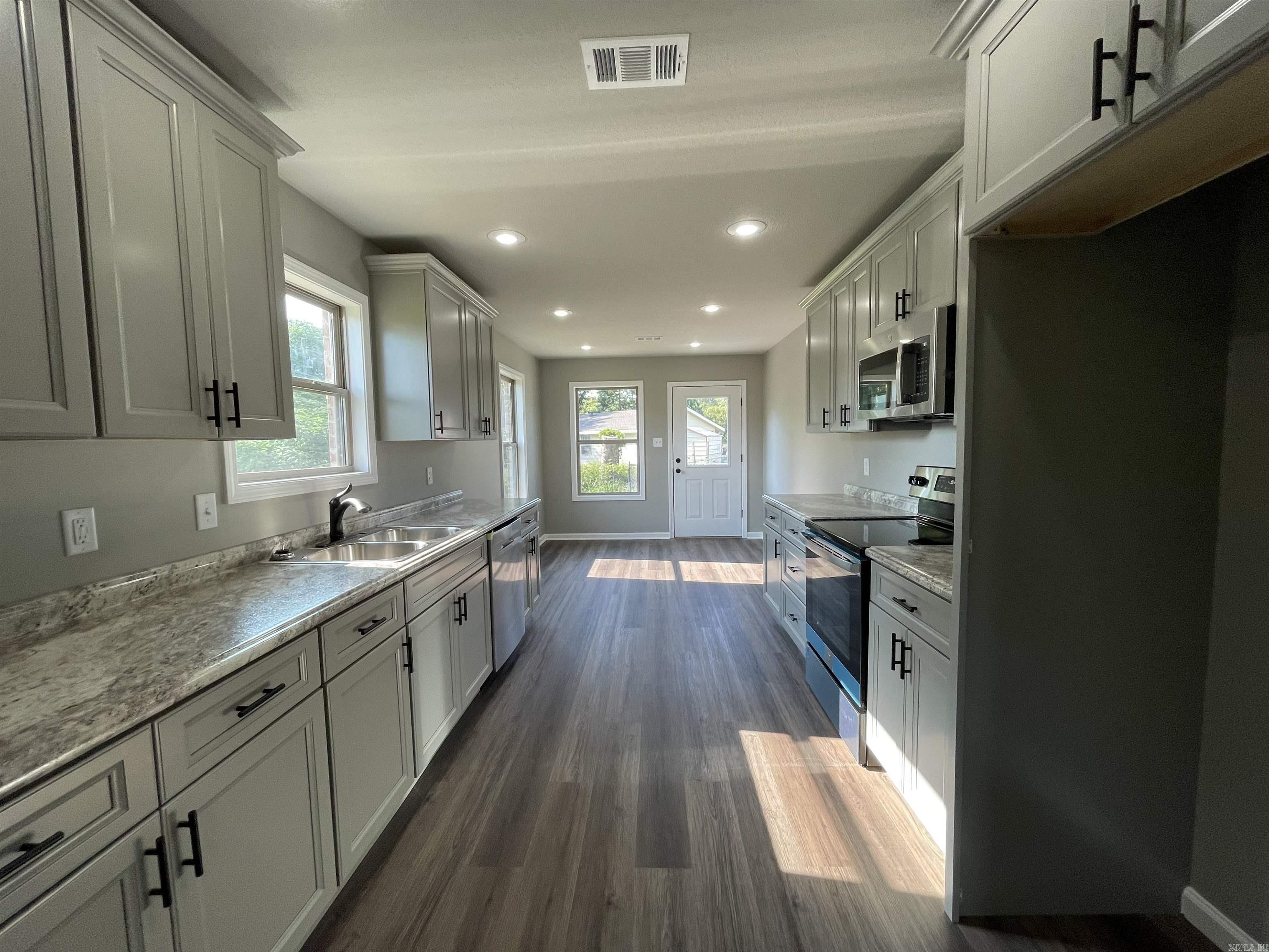 DUDLEYS - Residential