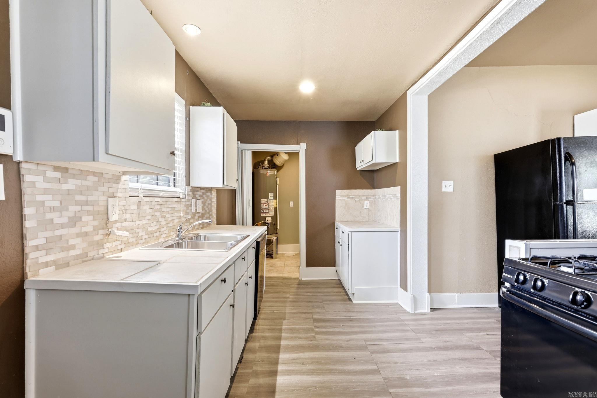 JONES & WORTHEN - Residential