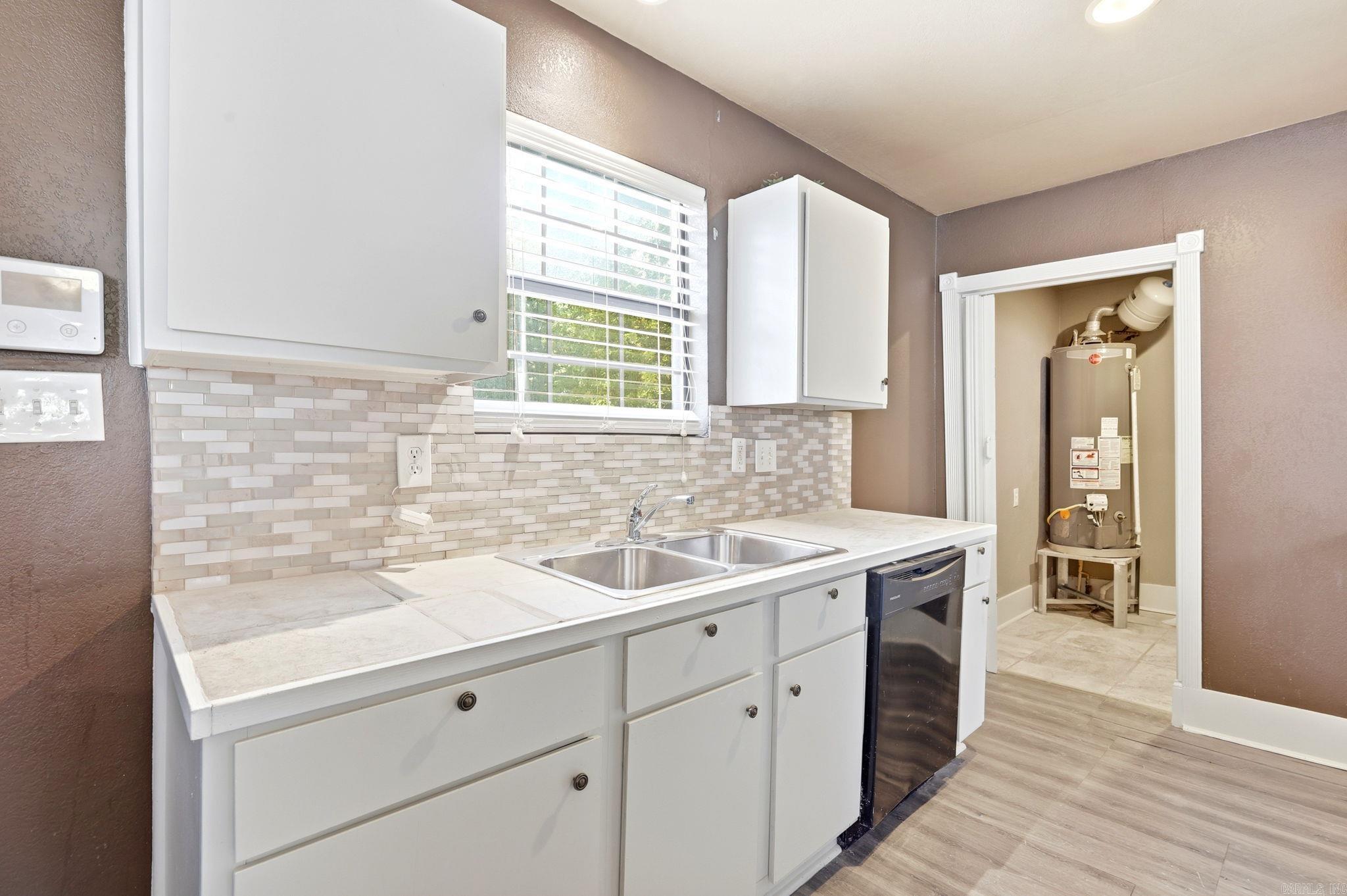 JONES & WORTHEN - Residential