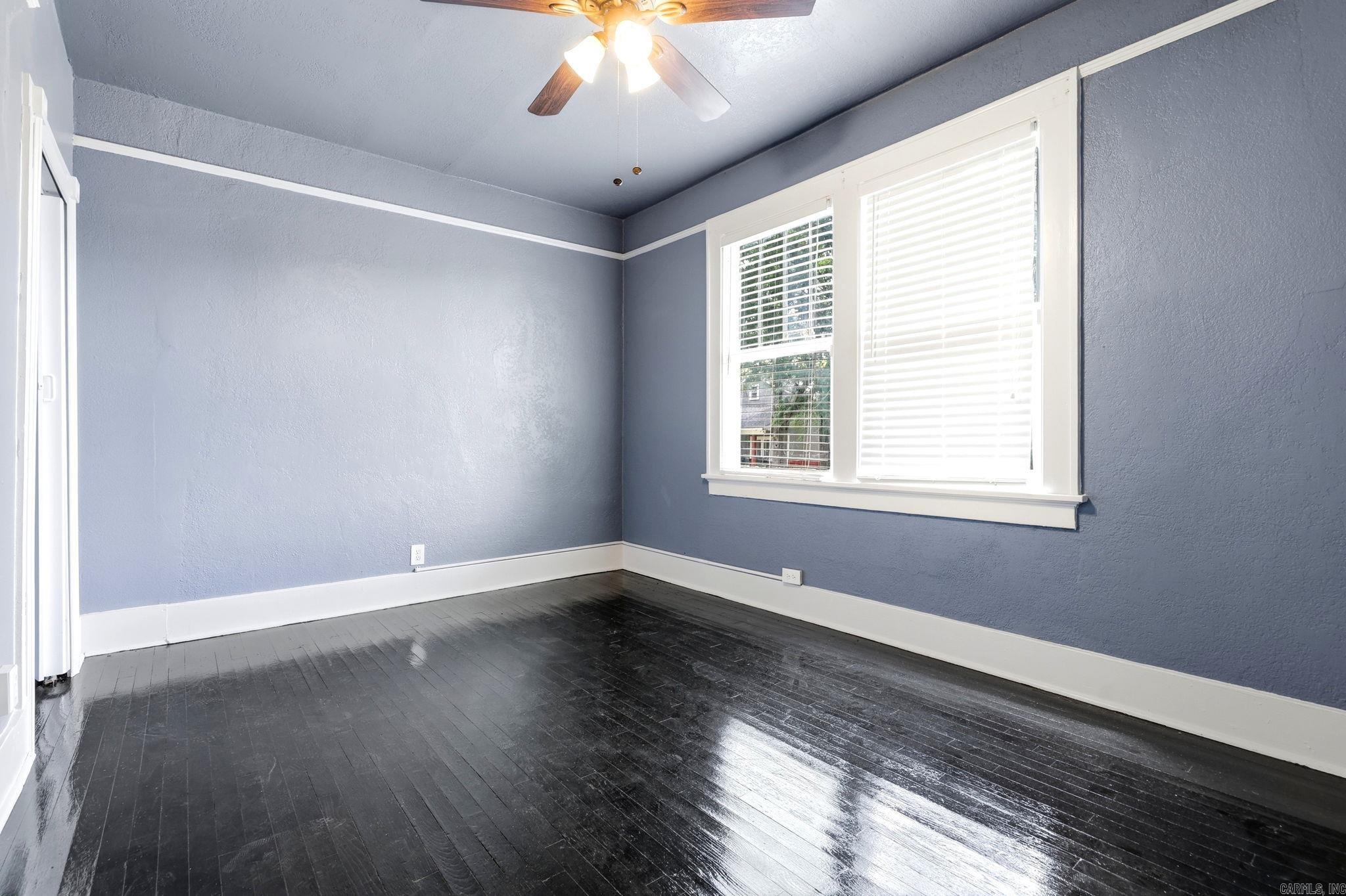 JONES & WORTHEN - Residential