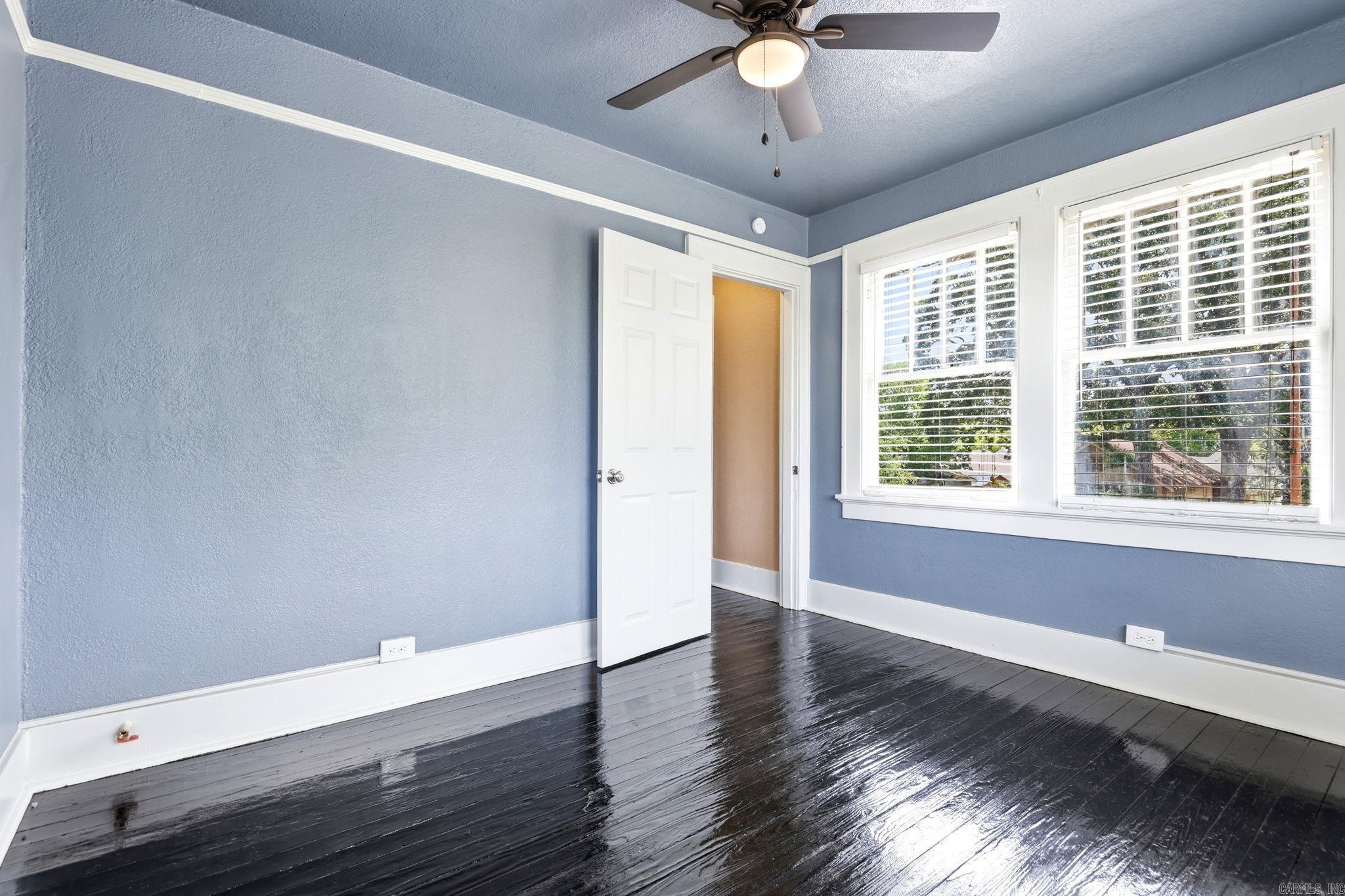 JONES & WORTHEN - Residential