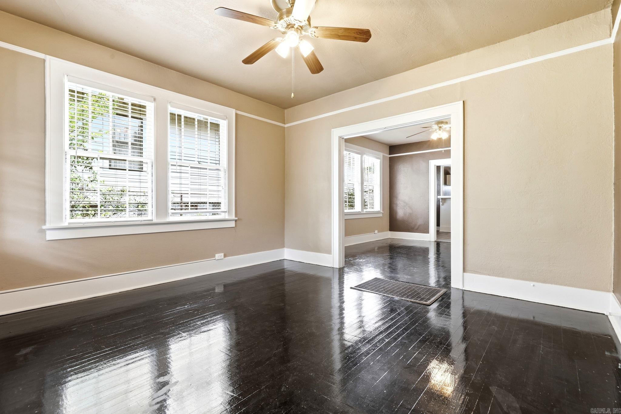 JONES & WORTHEN - Residential