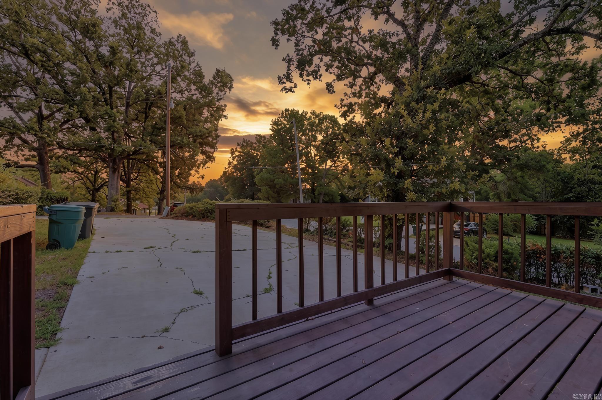 JONES & WORTHEN - Residential