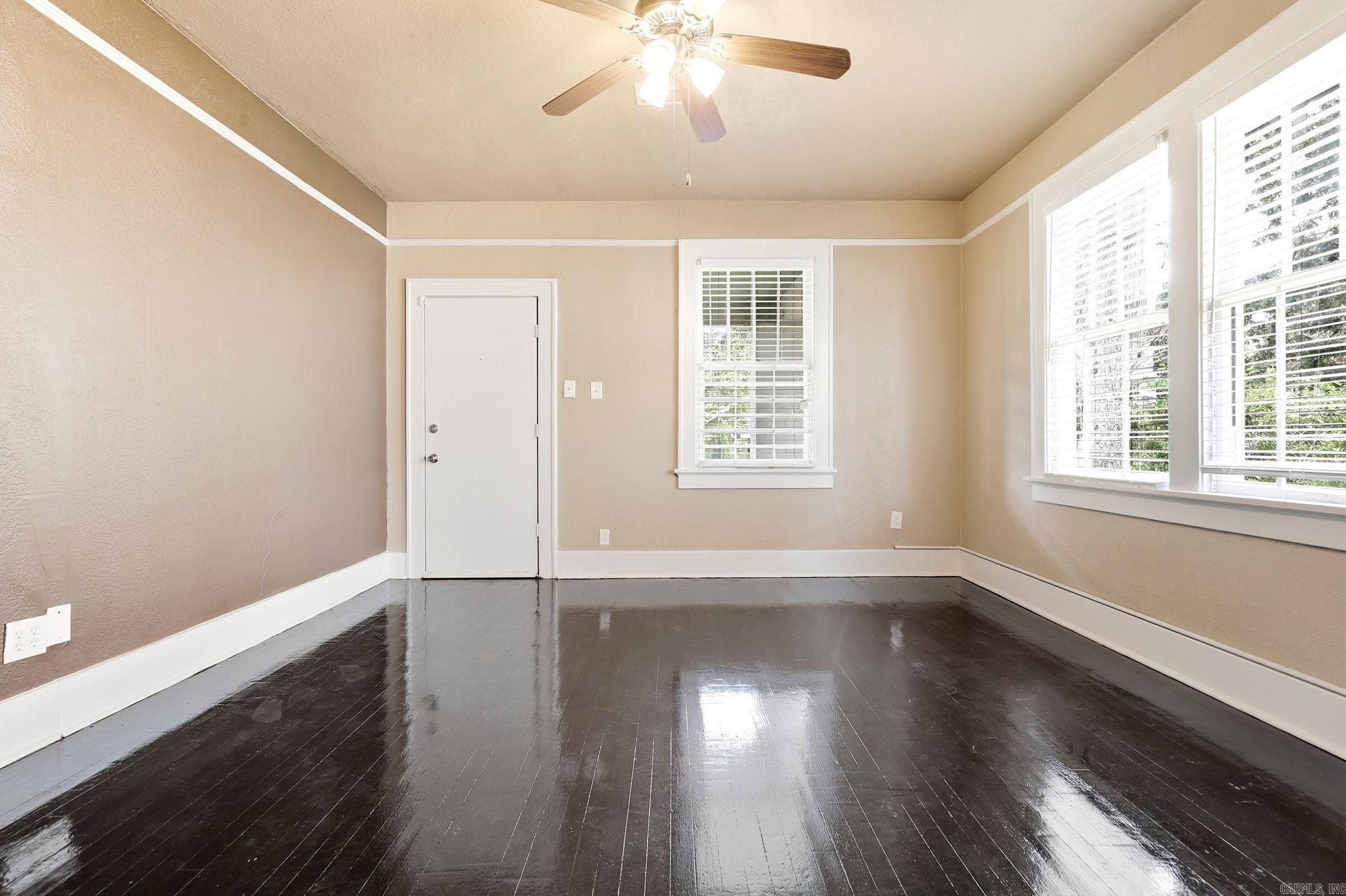 JONES & WORTHEN - Residential