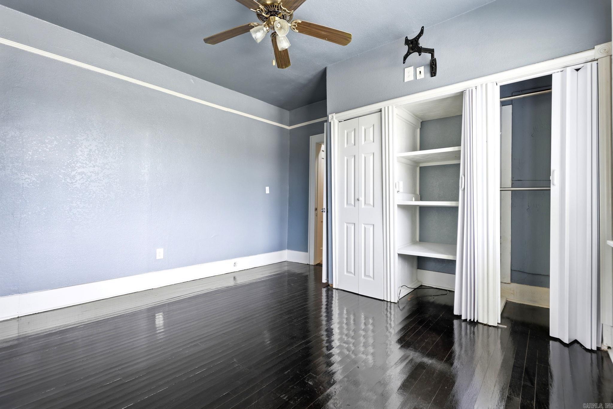JONES & WORTHEN - Residential