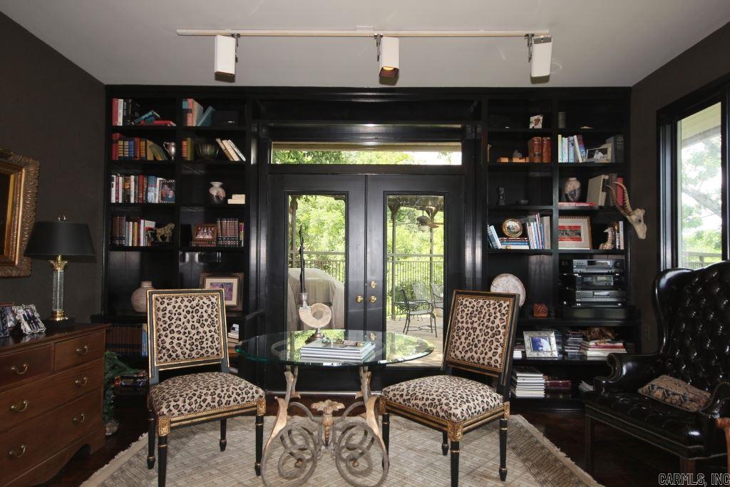 Longfellow Circle - Residential