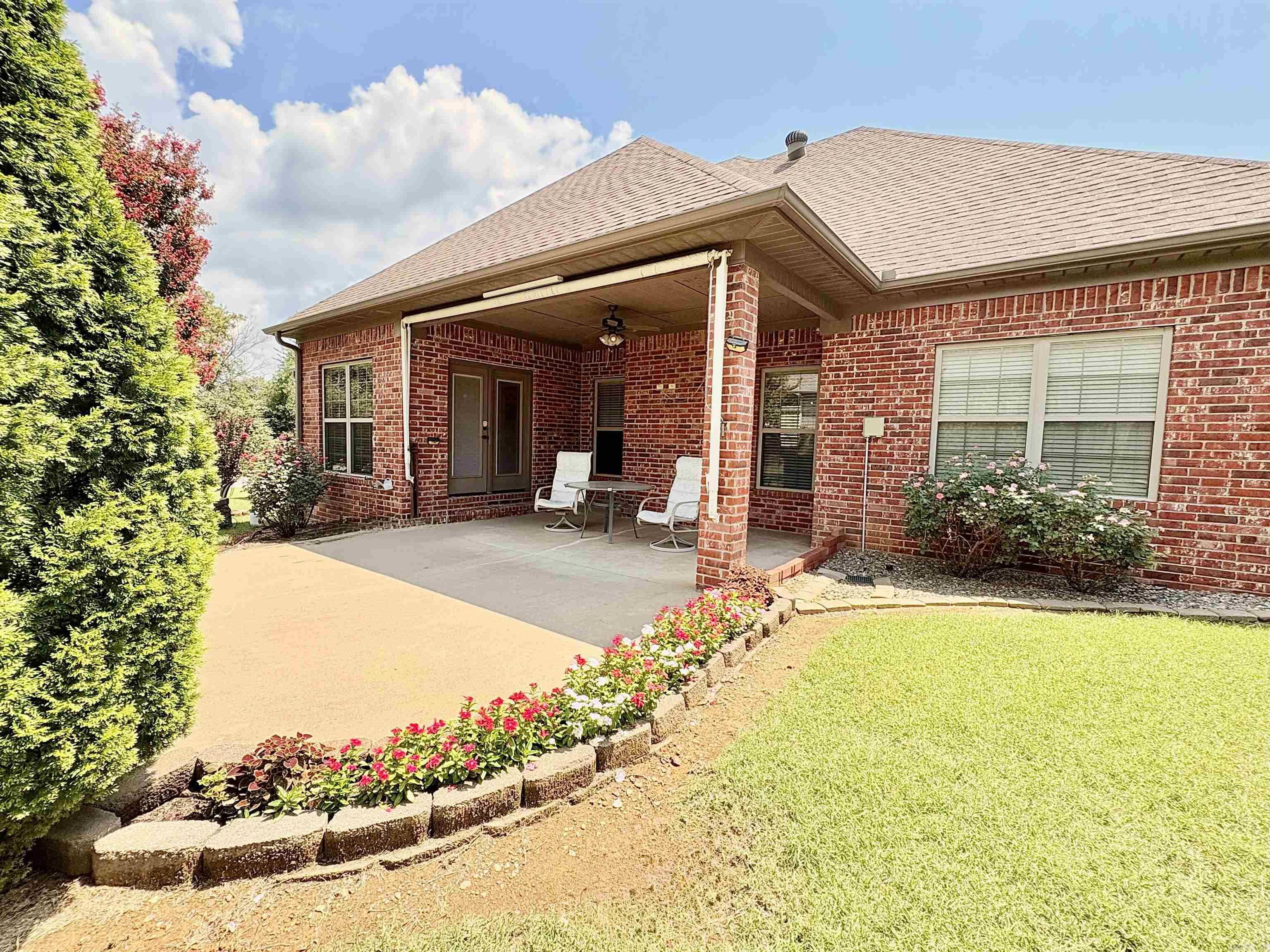 VALLEY COURT - Residential