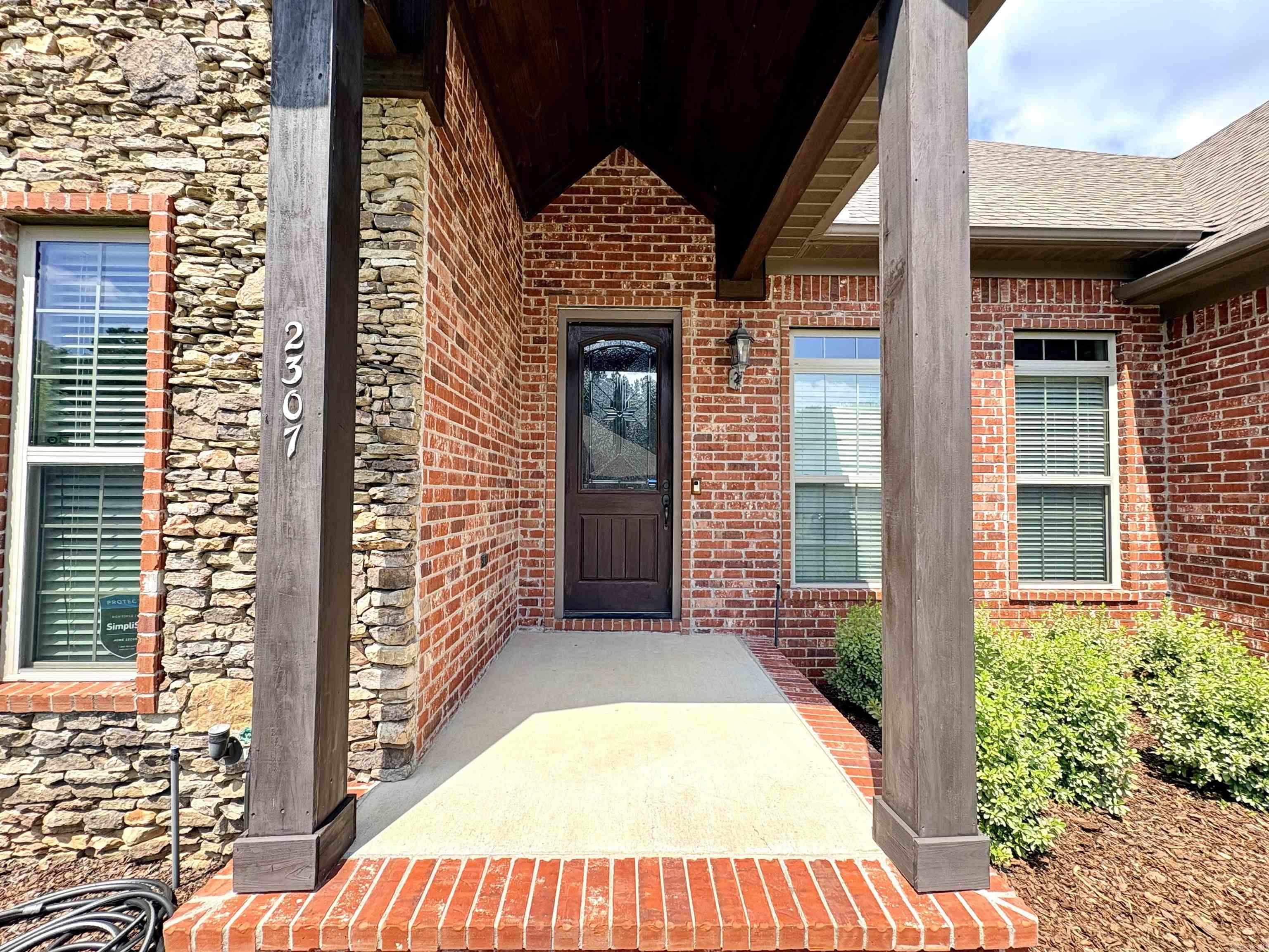 VALLEY COURT - Residential