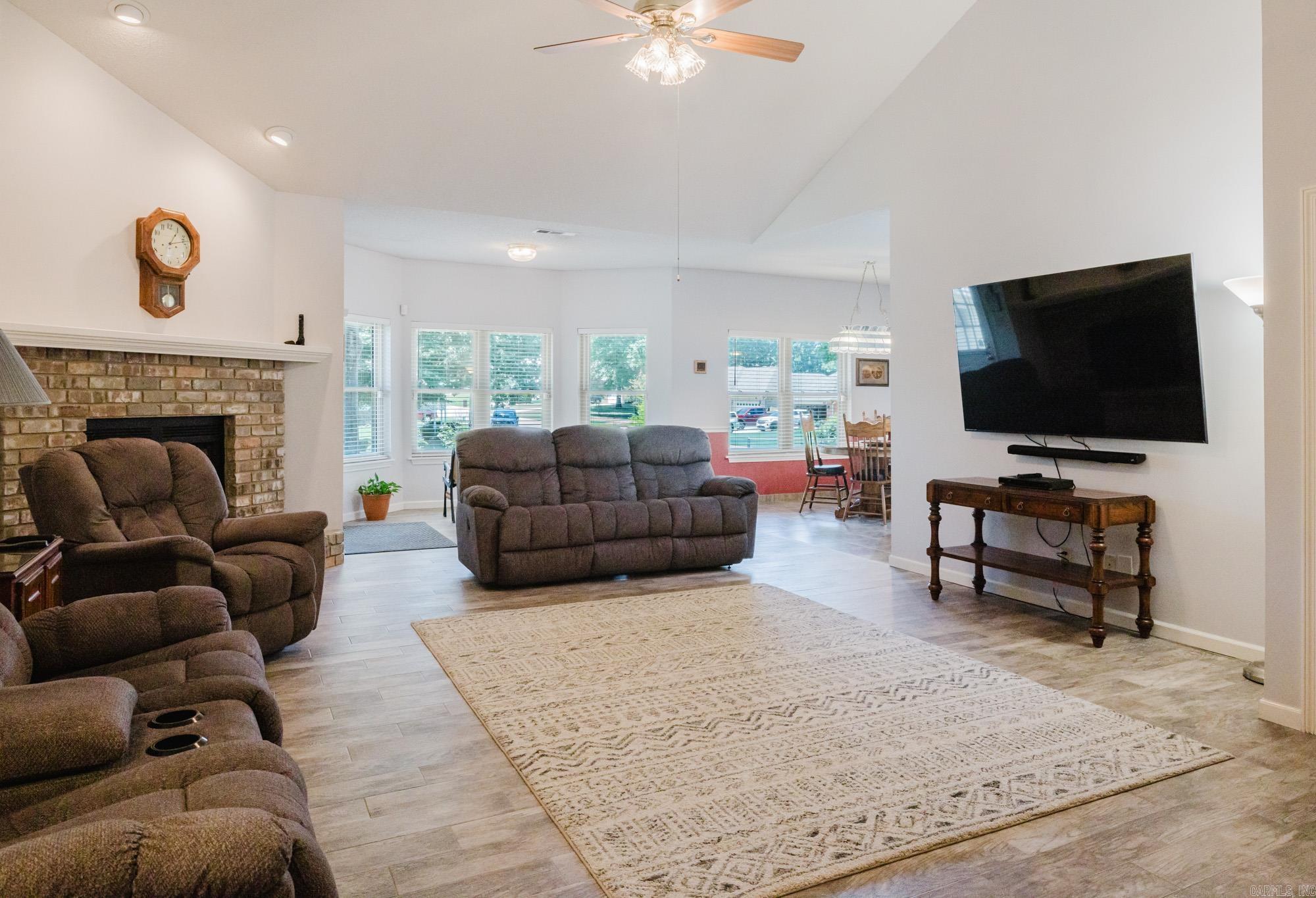 FAIR OAKS - Residential