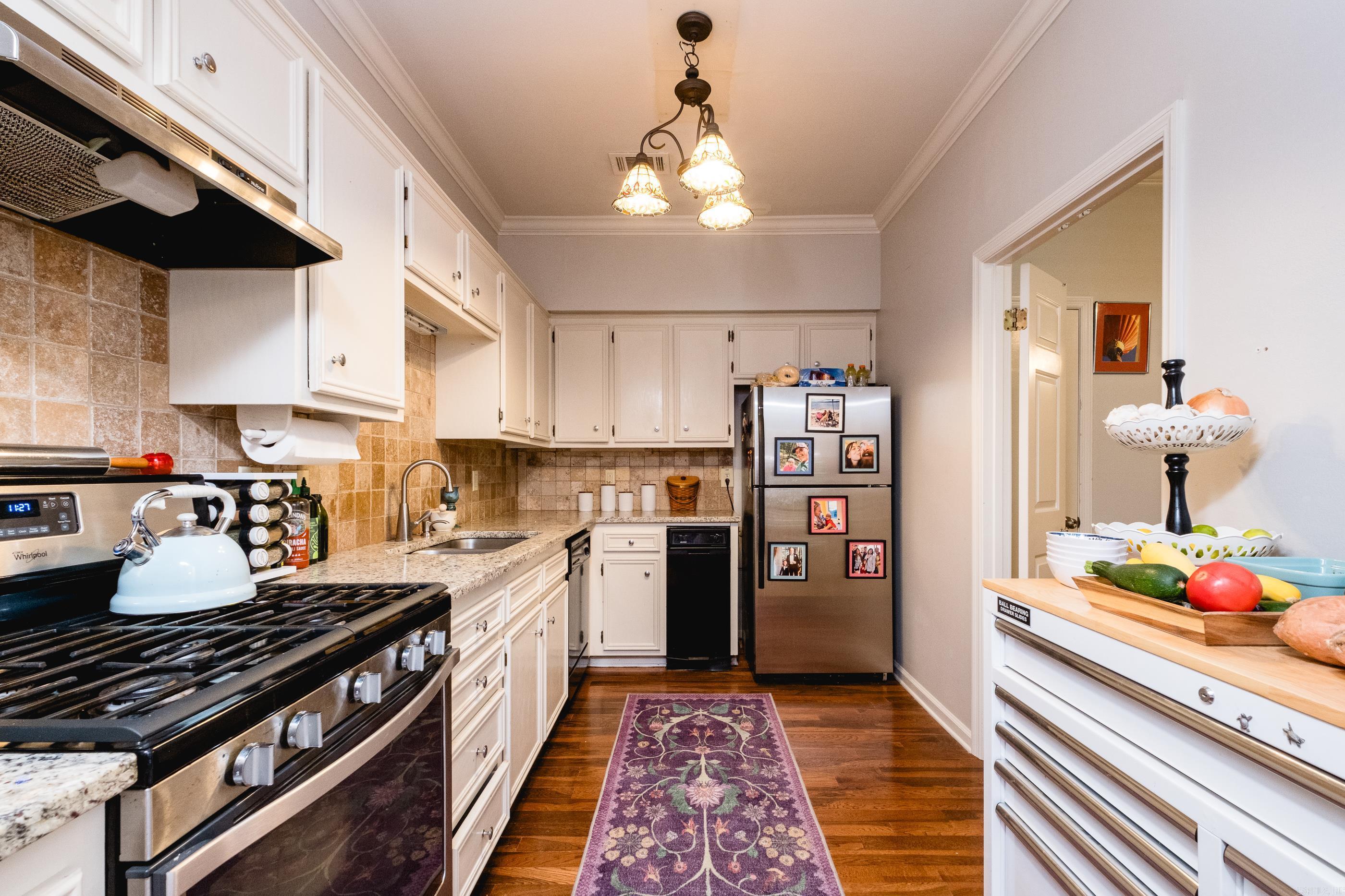 LINDEN COURT CONDO HPR - Residential