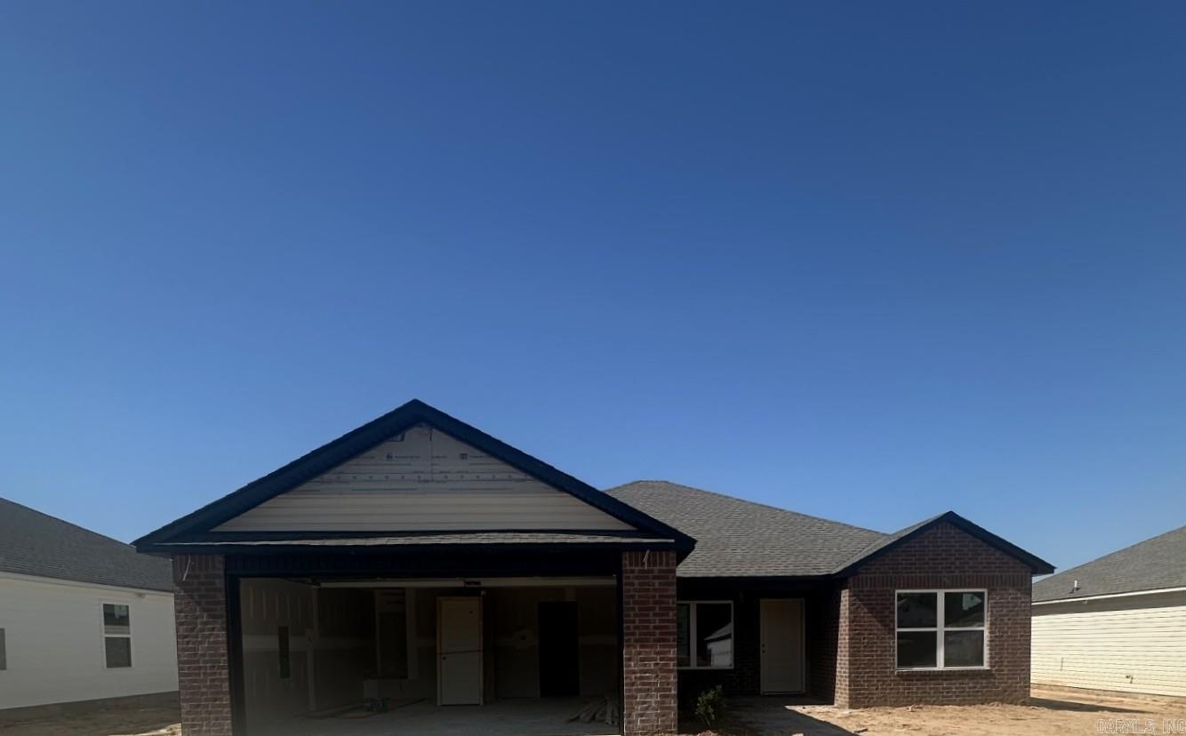 The gorgeous Lowell II plan is rich with curb appeal with its welcoming covered front porch and front yard landscaping. This home features an open floor plan with 3 bedrooms, 2 bathrooms, and an expansive living area. Also enjoy a flexible breakfast/dining area, and a beautiful kitchen fully equipped with energy-efficient appliances, ample counterspace, and a sizable pantry for the adventurous home chef. Learn more about this home today!   **SEE SHOWING REMARKS & AGENT REMARKS FOR IMPORTANT INFORMATION**