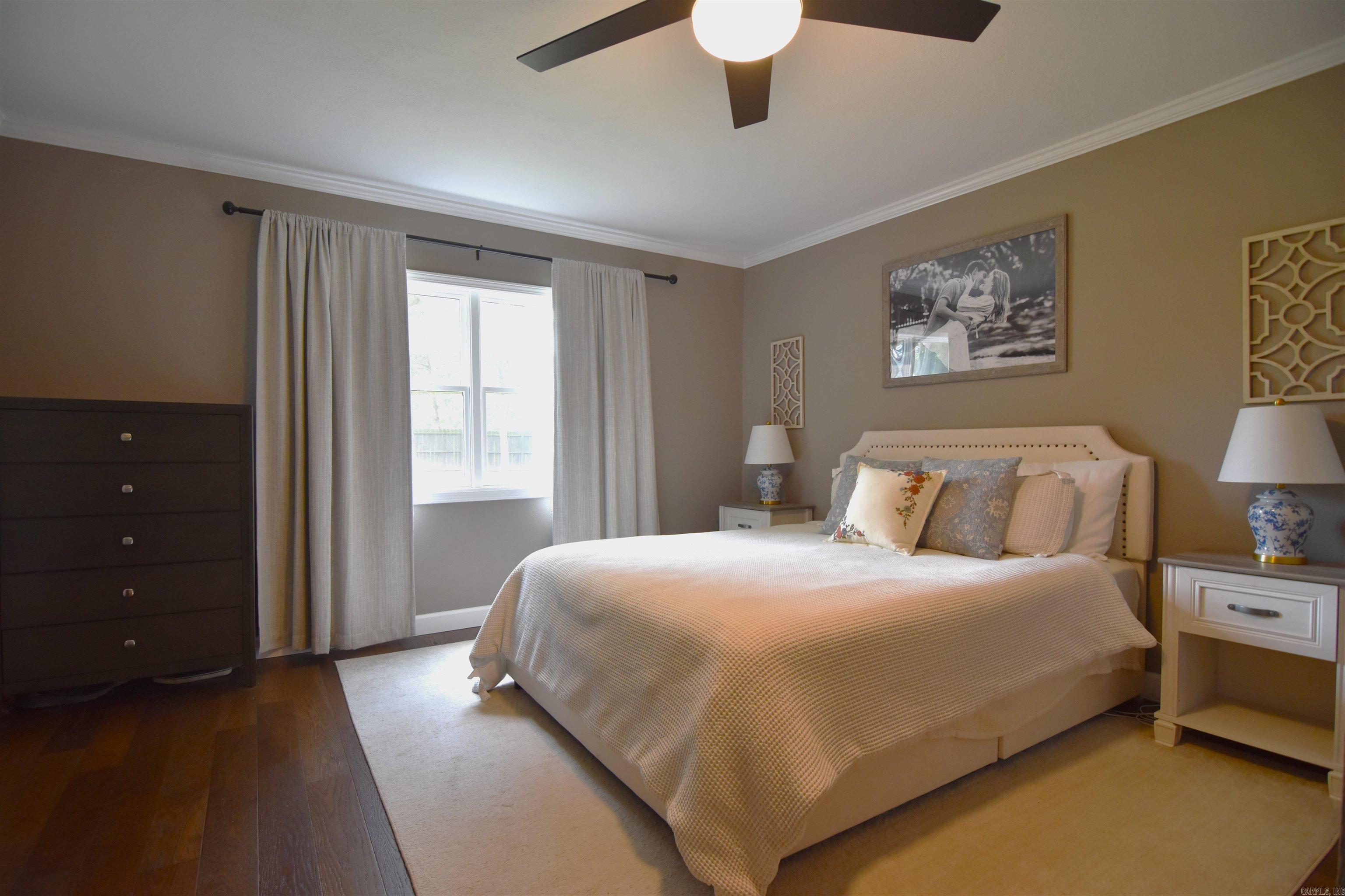 EARLS LAKESIDE - Residential