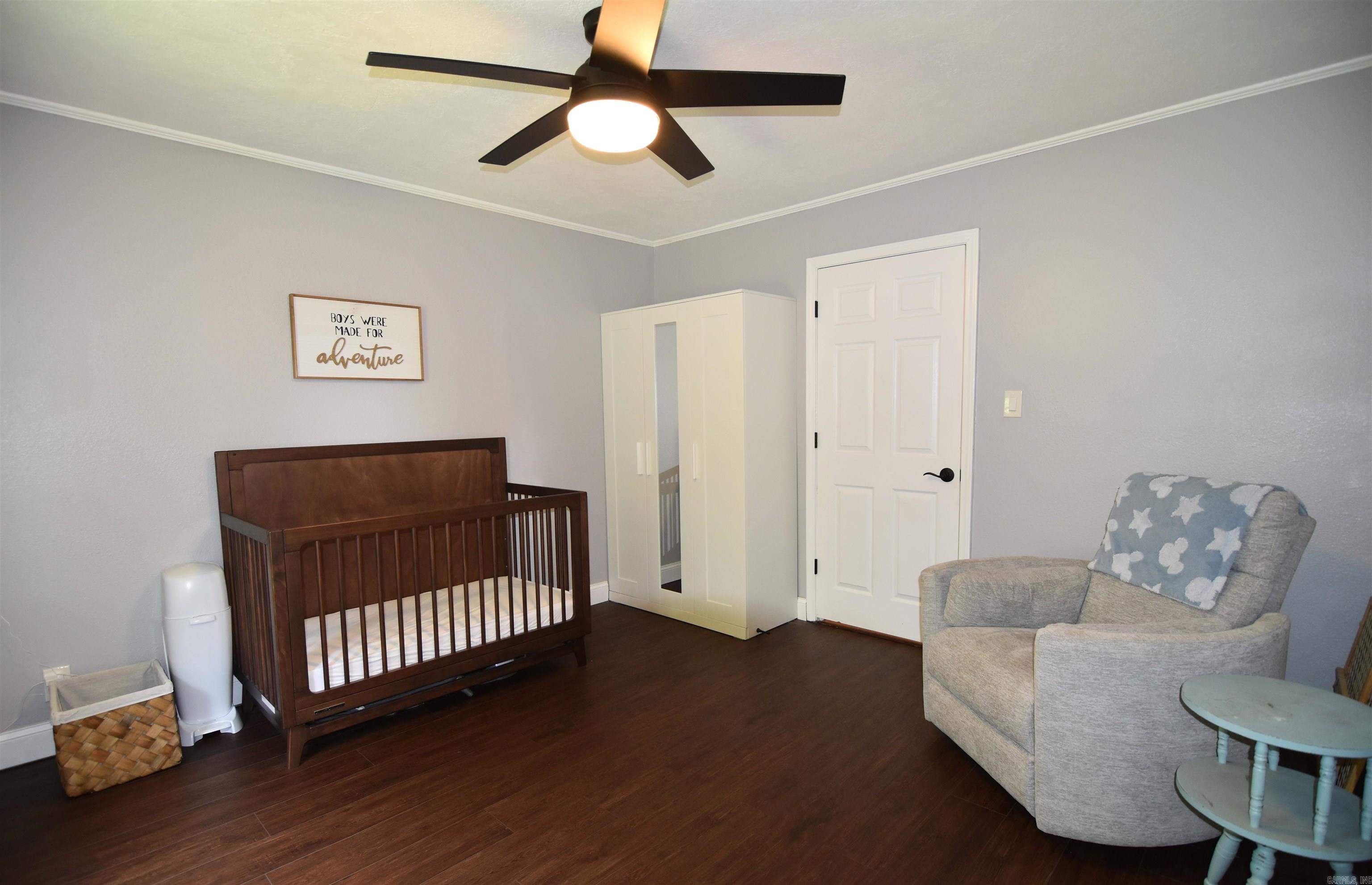 EARLS LAKESIDE - Residential