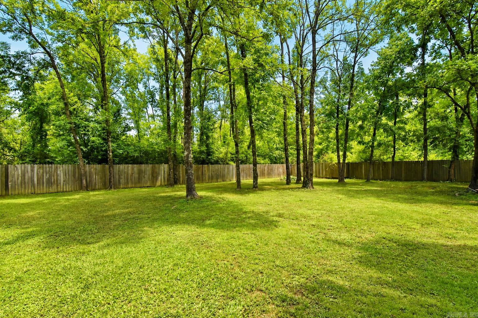 EARLS LAKESIDE - Residential