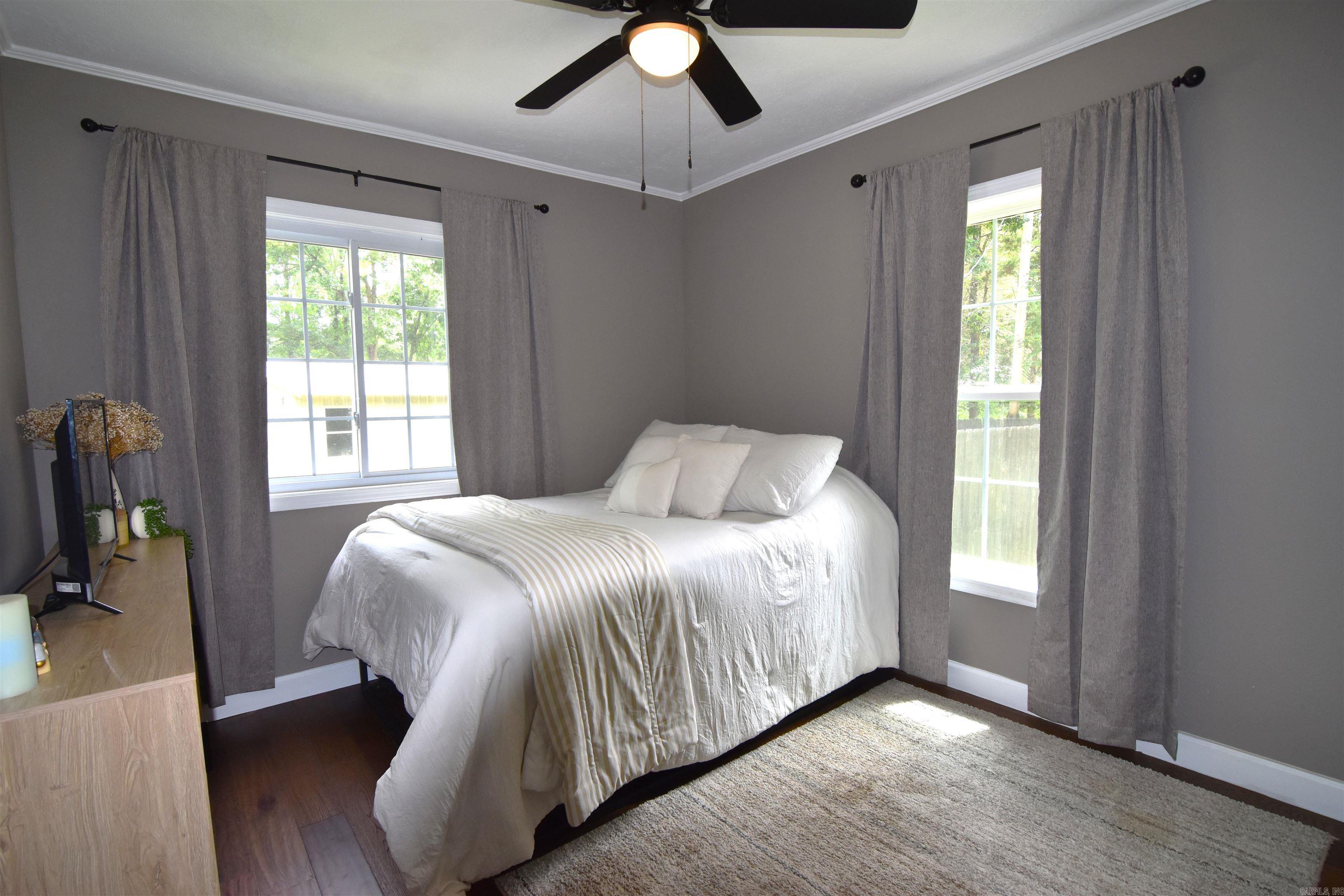 EARLS LAKESIDE - Residential