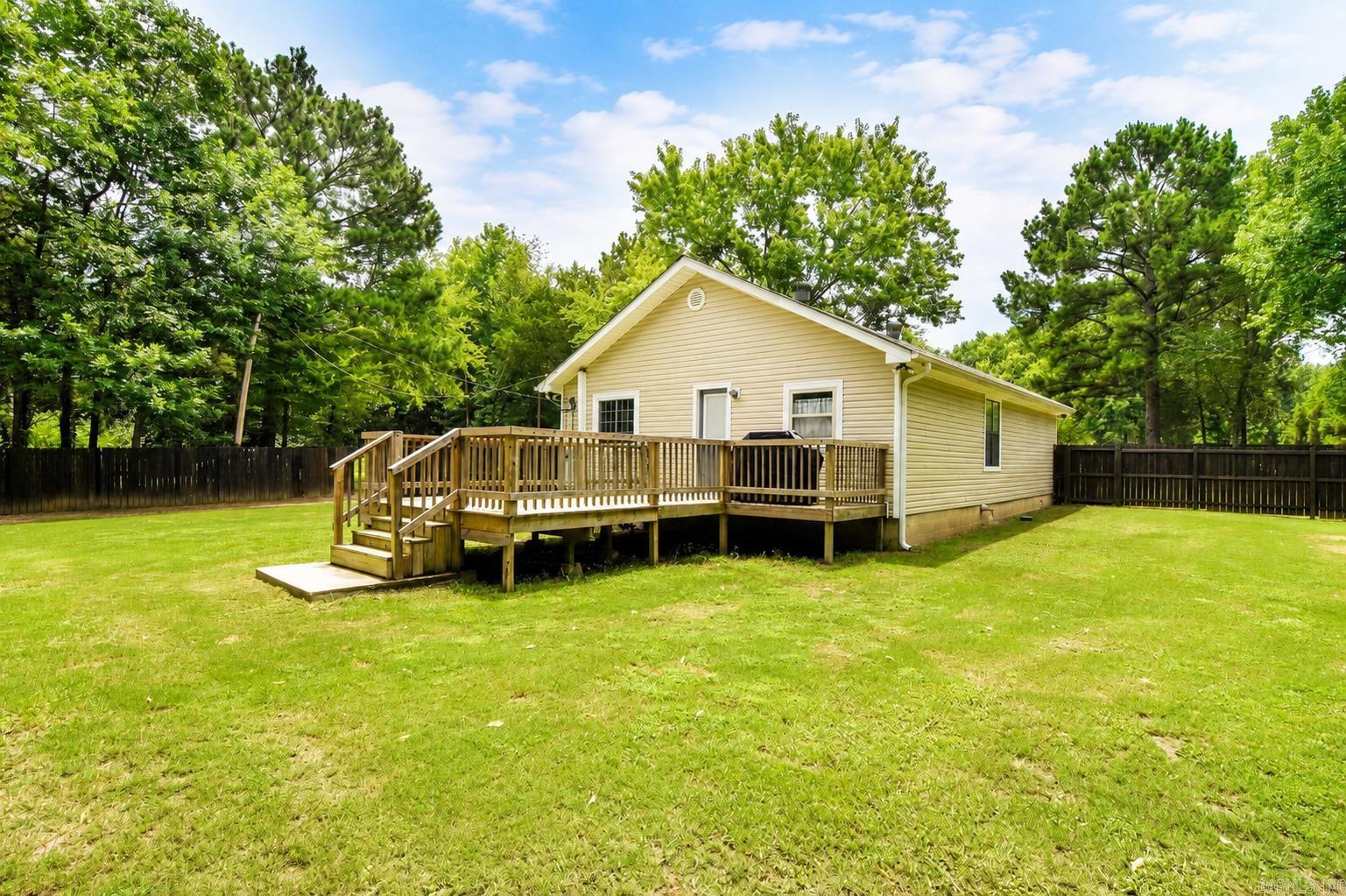 EARLS LAKESIDE - Residential