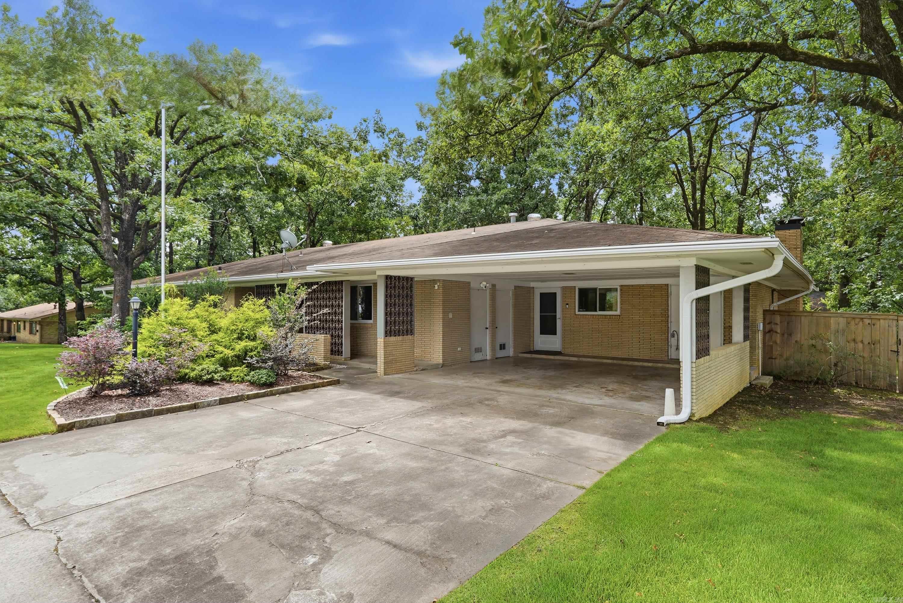 DELBERTS - Residential