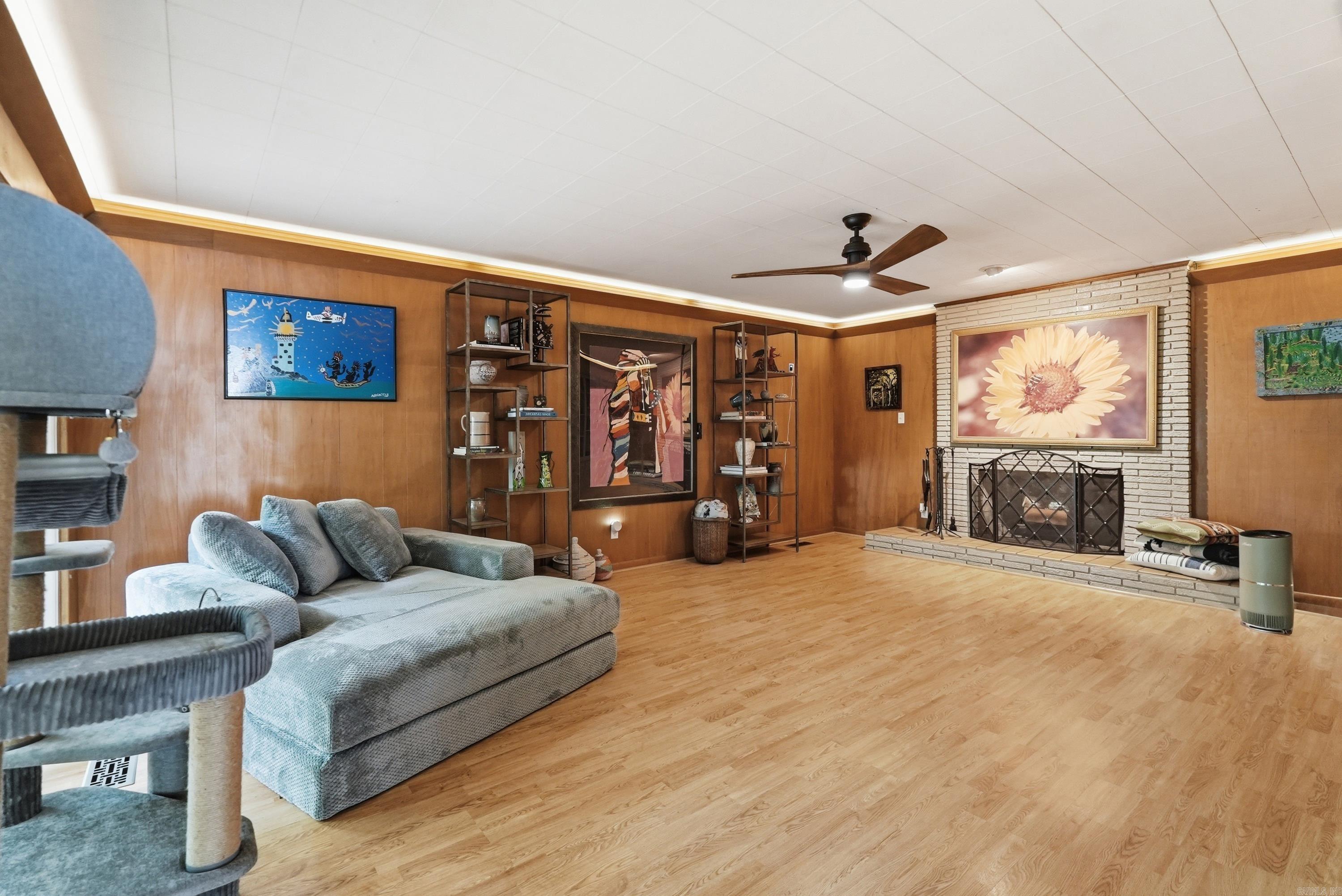 DELBERTS - Residential