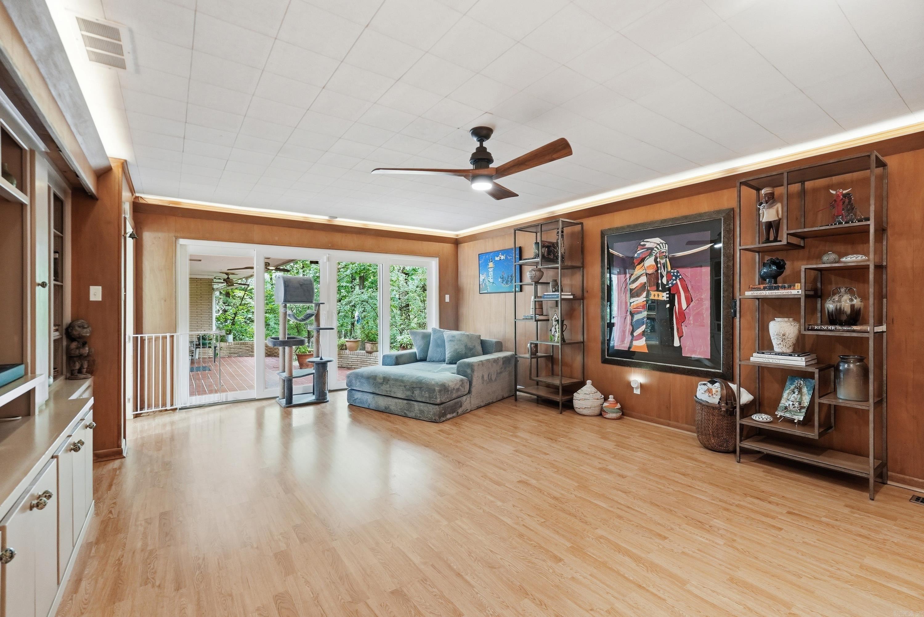 DELBERTS - Residential