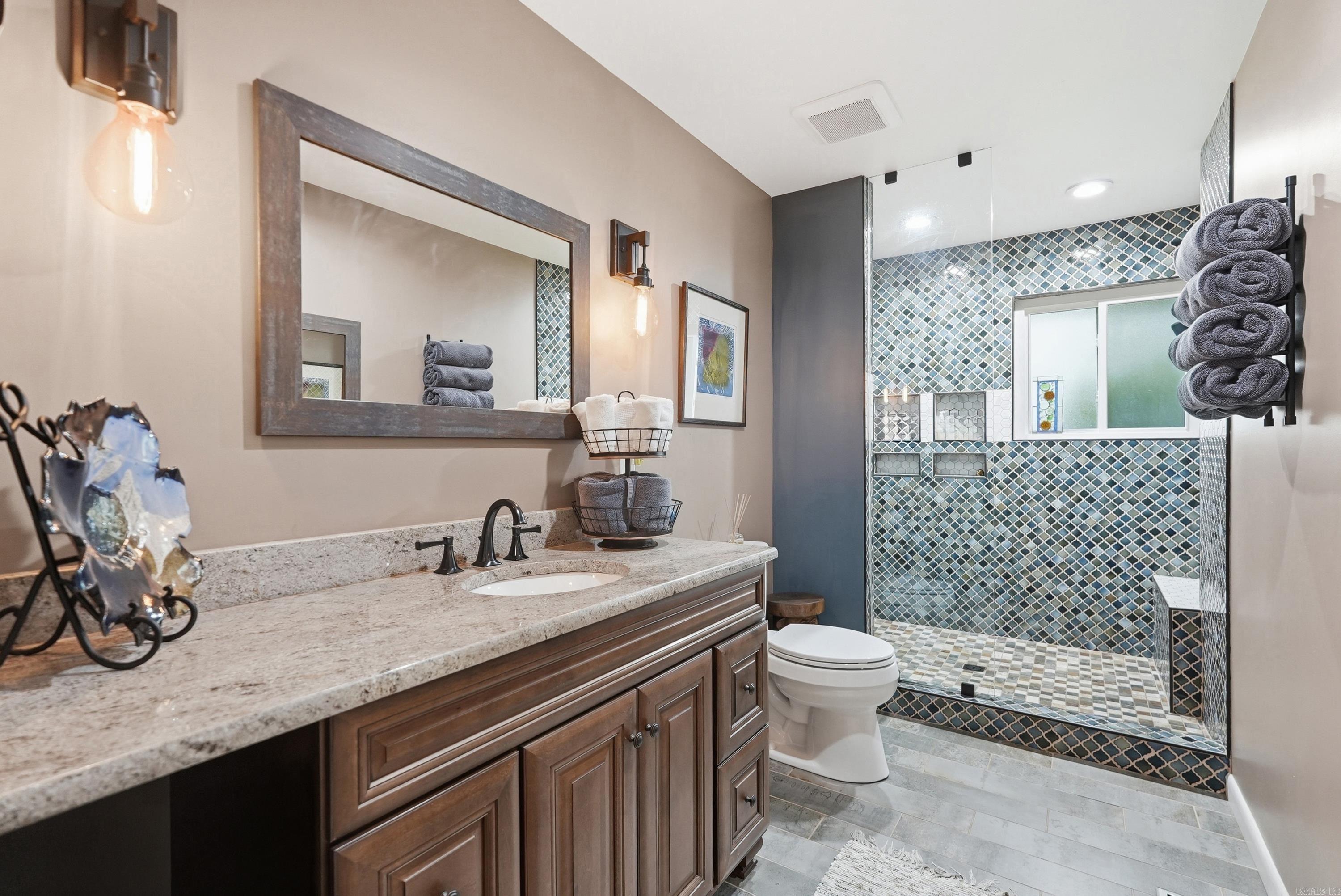 DELBERTS - Residential