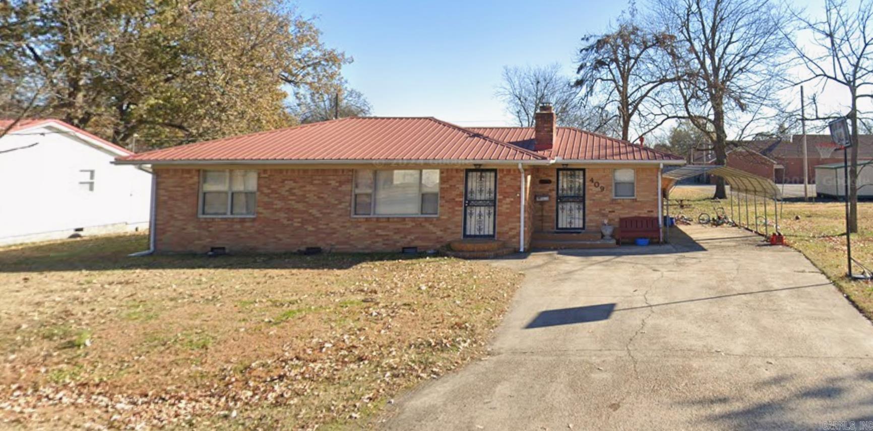 This house has tons of charm, with original hardwood floors and a new coat of paint in the kitchen and dining areas. There have been multiple recent updates, including a venthood in Summer 25, updated plumbing from the house to the street, and updated HVAC in 2025.