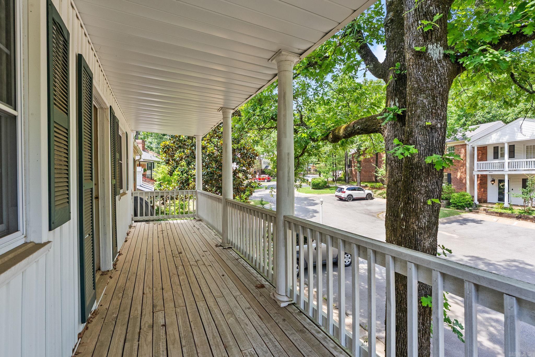 KINGSBRIDGE TWNHSE - Residential