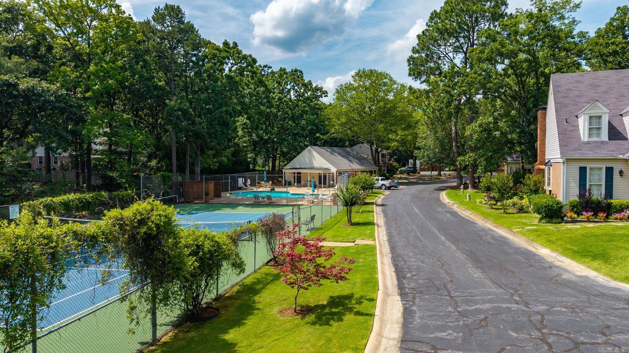 KINGSBRIDGE TWNHSE - Residential