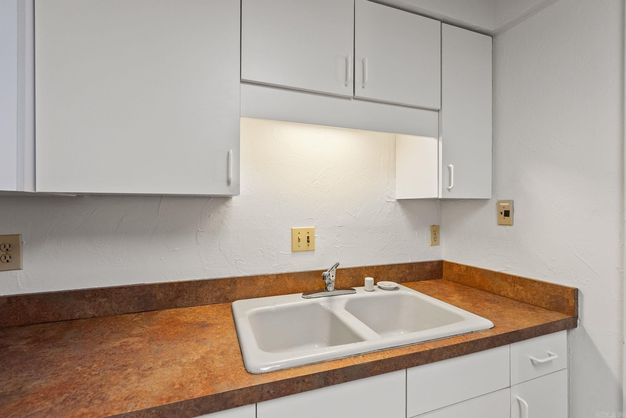 KINGSBRIDGE TWNHSE - Residential